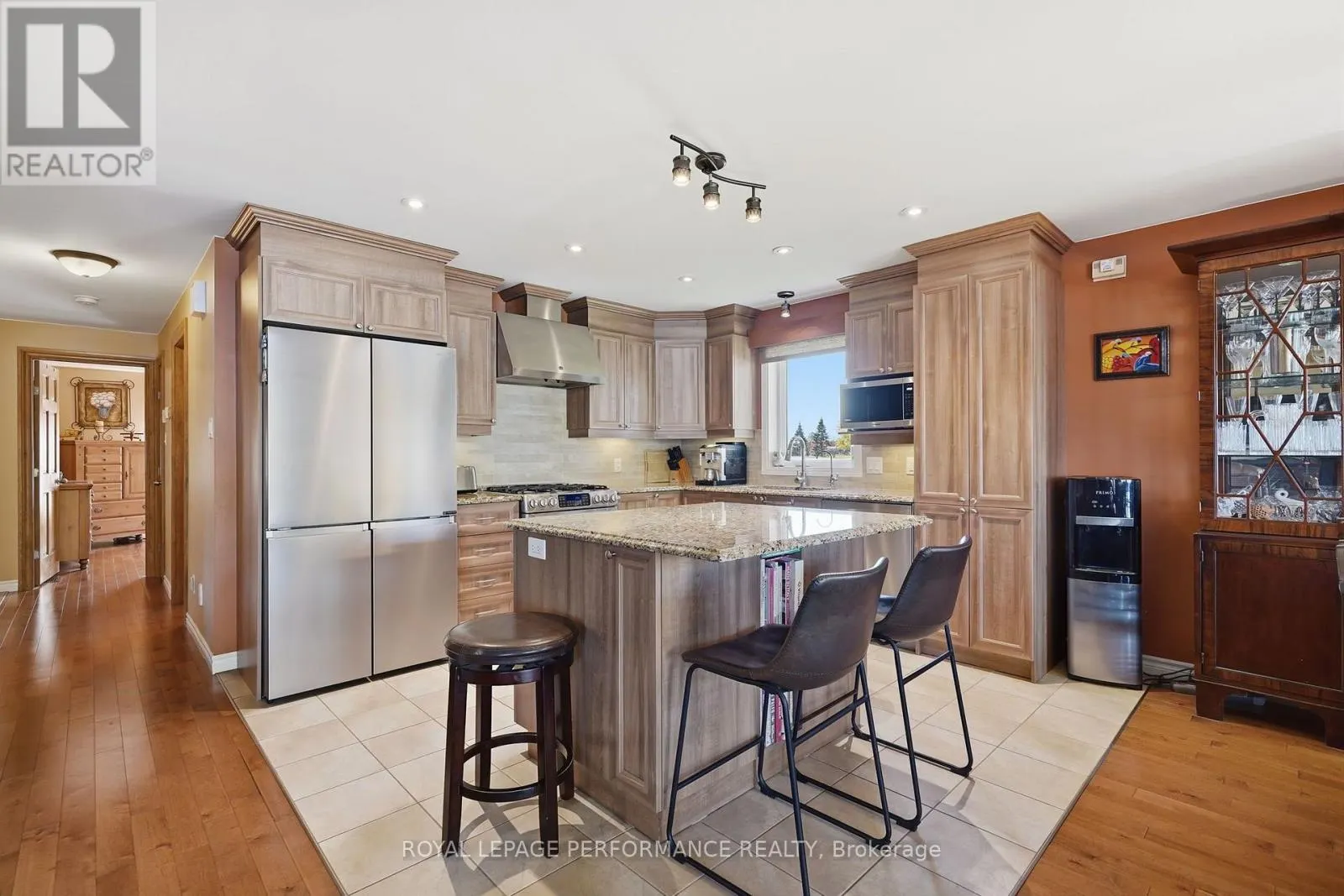 2204 BAY ROAD