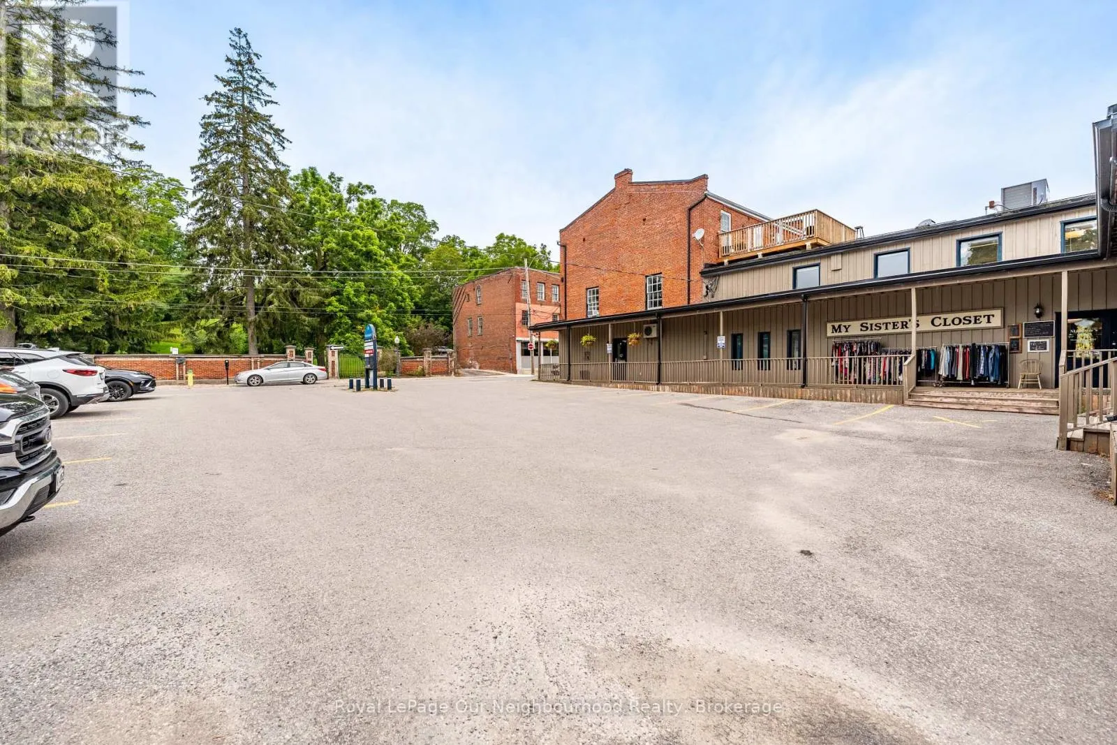 #2 - 41 JOHN STREET ##2