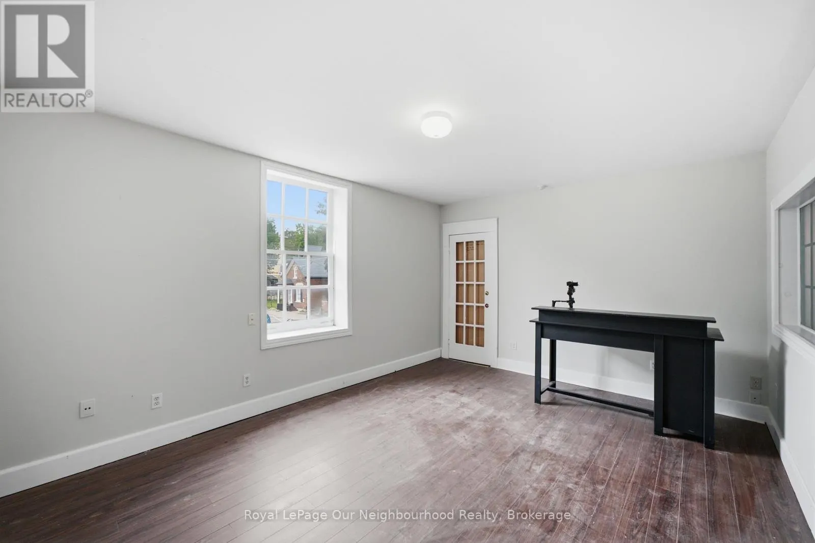#2 - 41 JOHN STREET ##2
