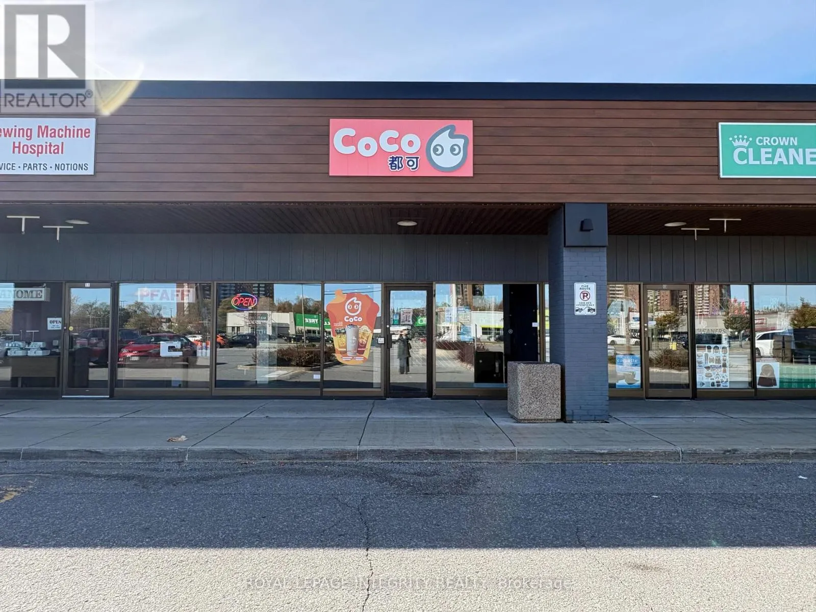 12 - 1568 MERIVALE ROAD