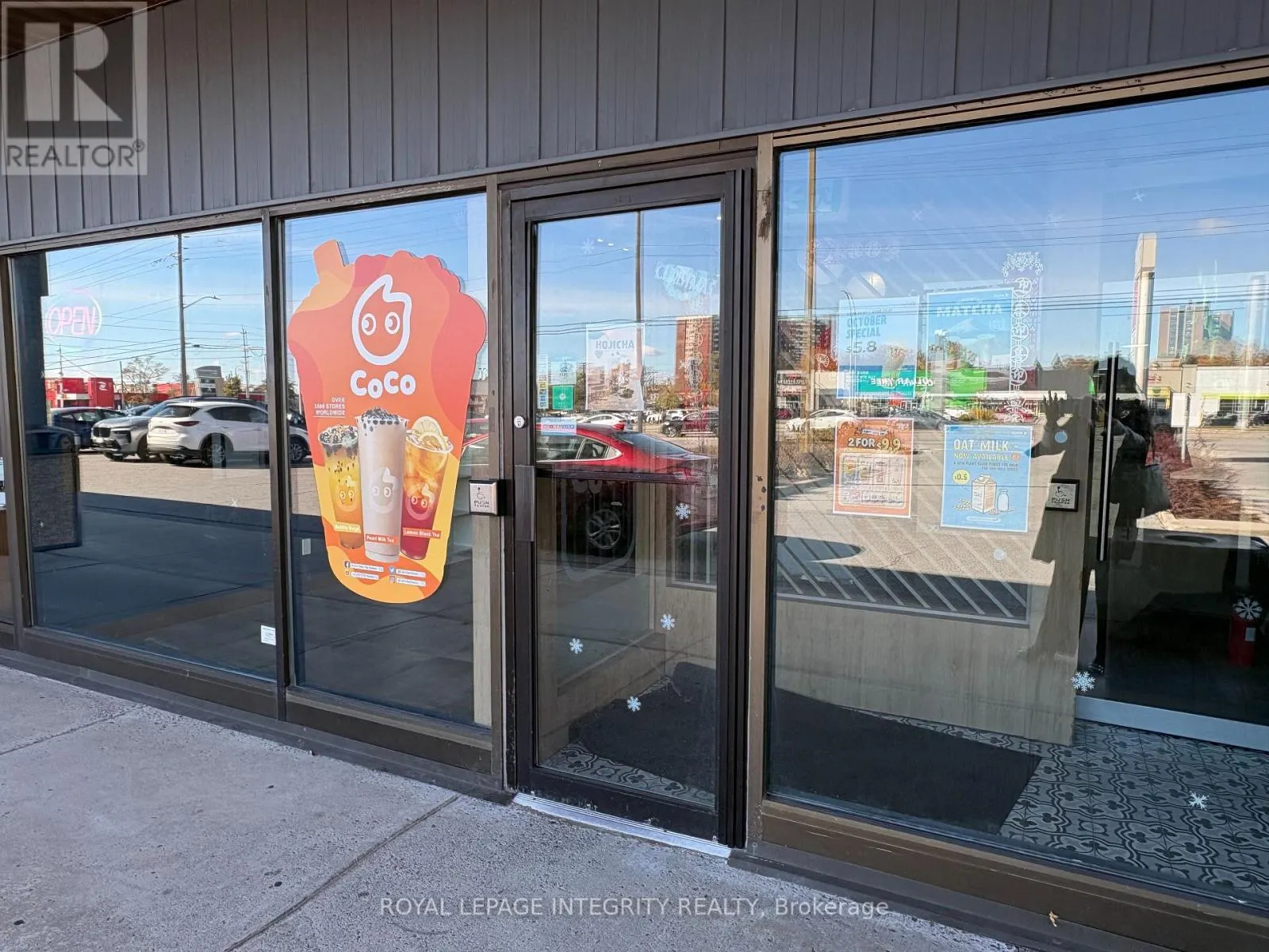 12 - 1568 MERIVALE ROAD