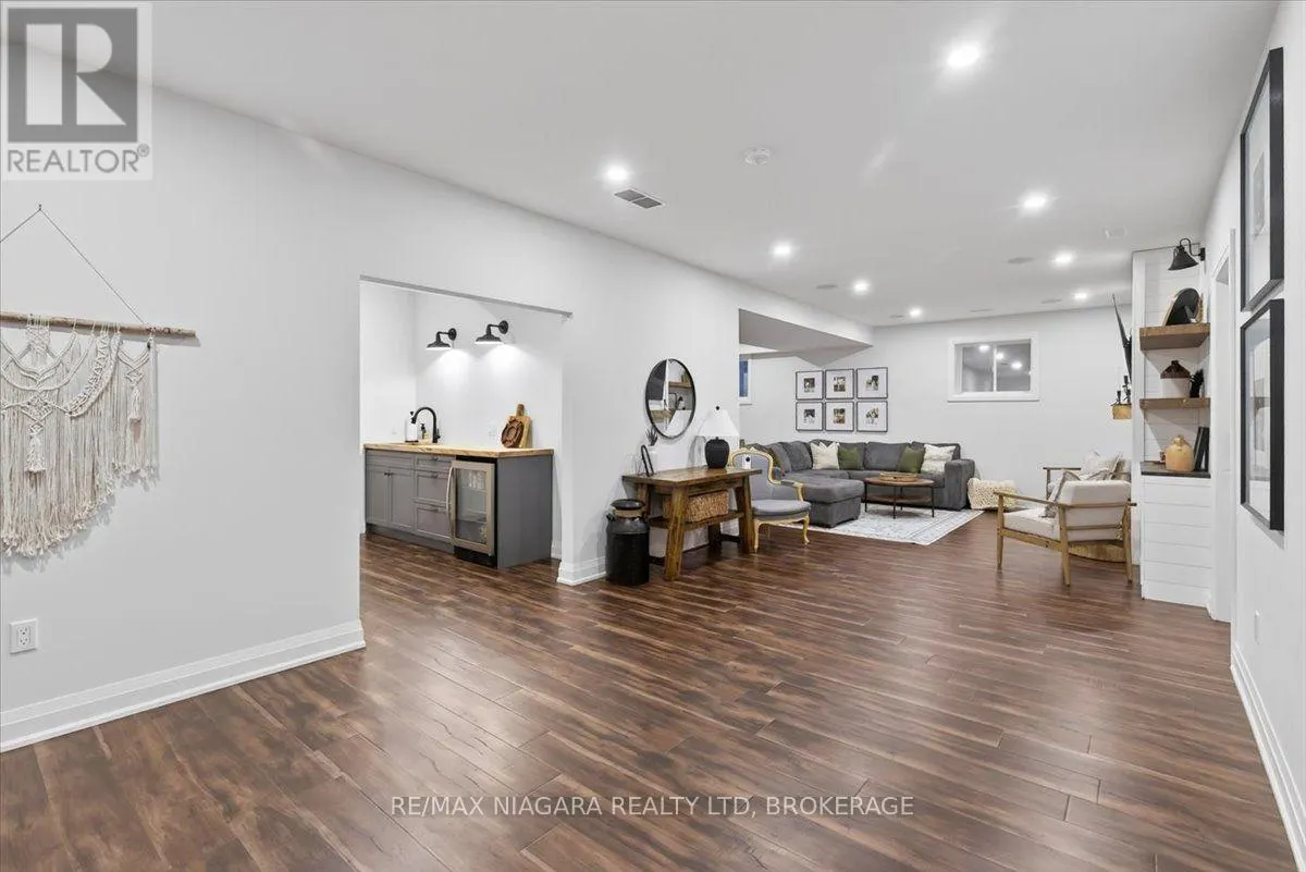 7331 SHERRILEE CRESCENT