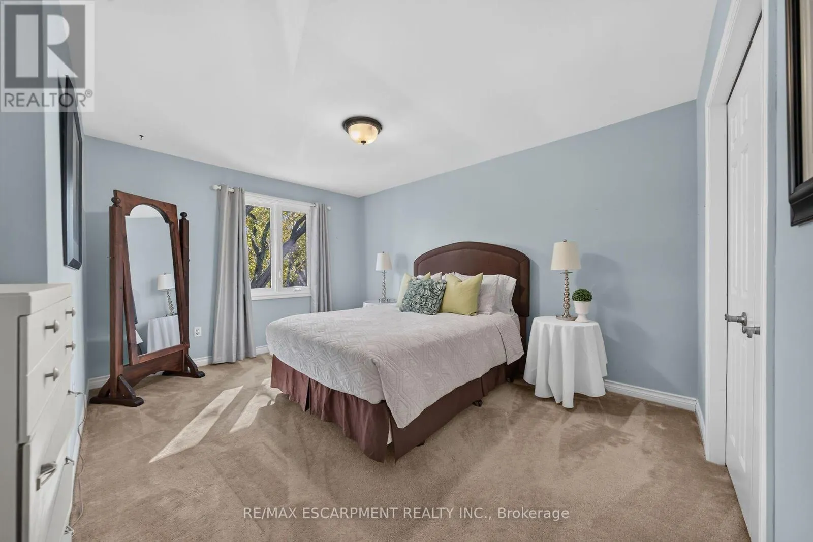 14 COTTONWOOD COURT