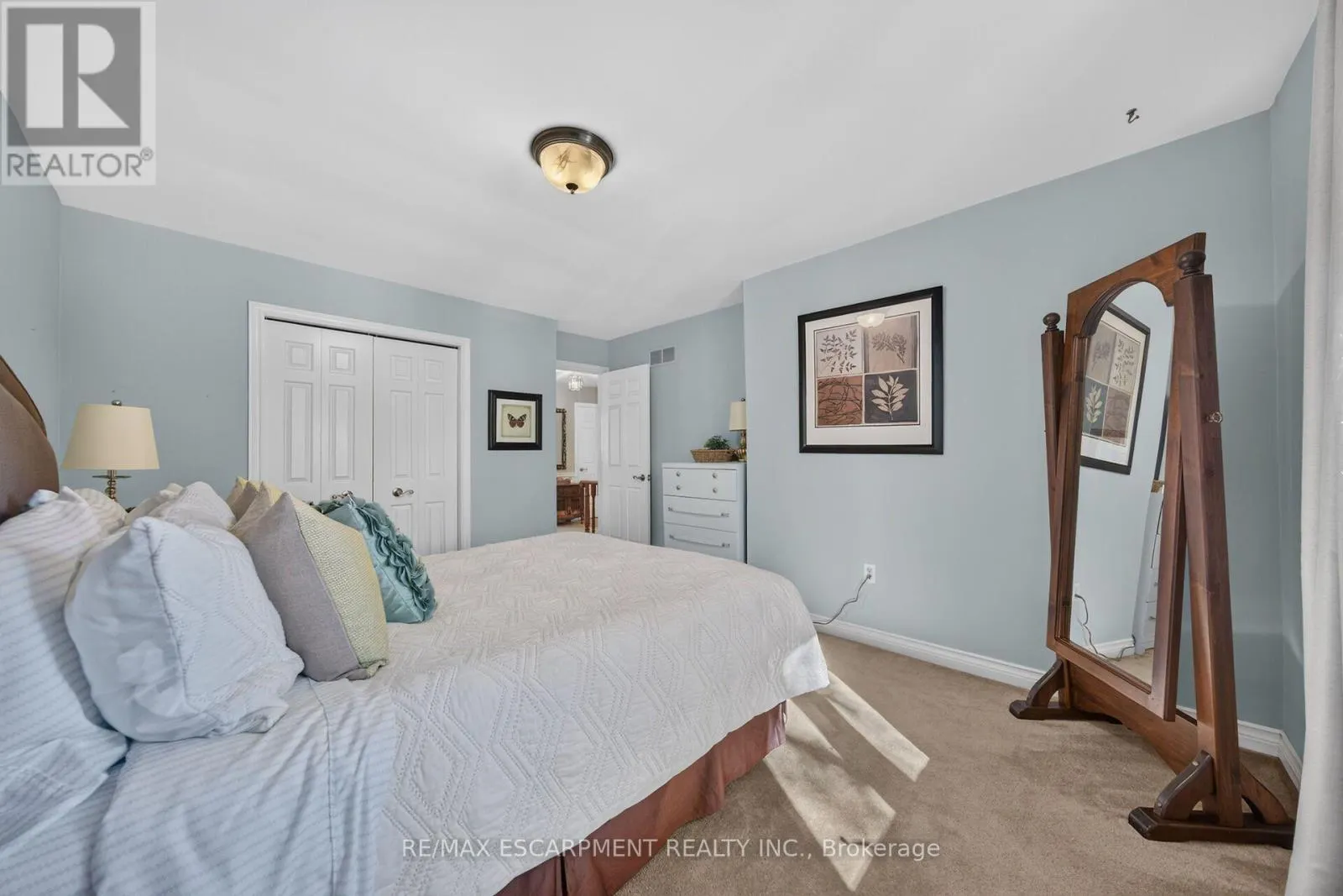 14 COTTONWOOD COURT