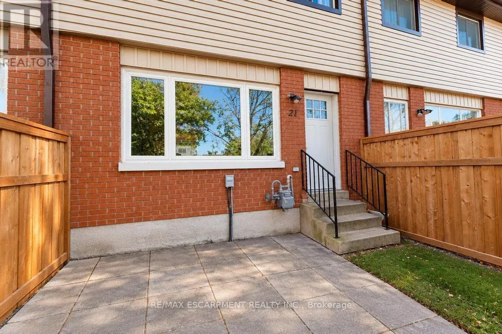 21 - 10 ANGUS ROAD