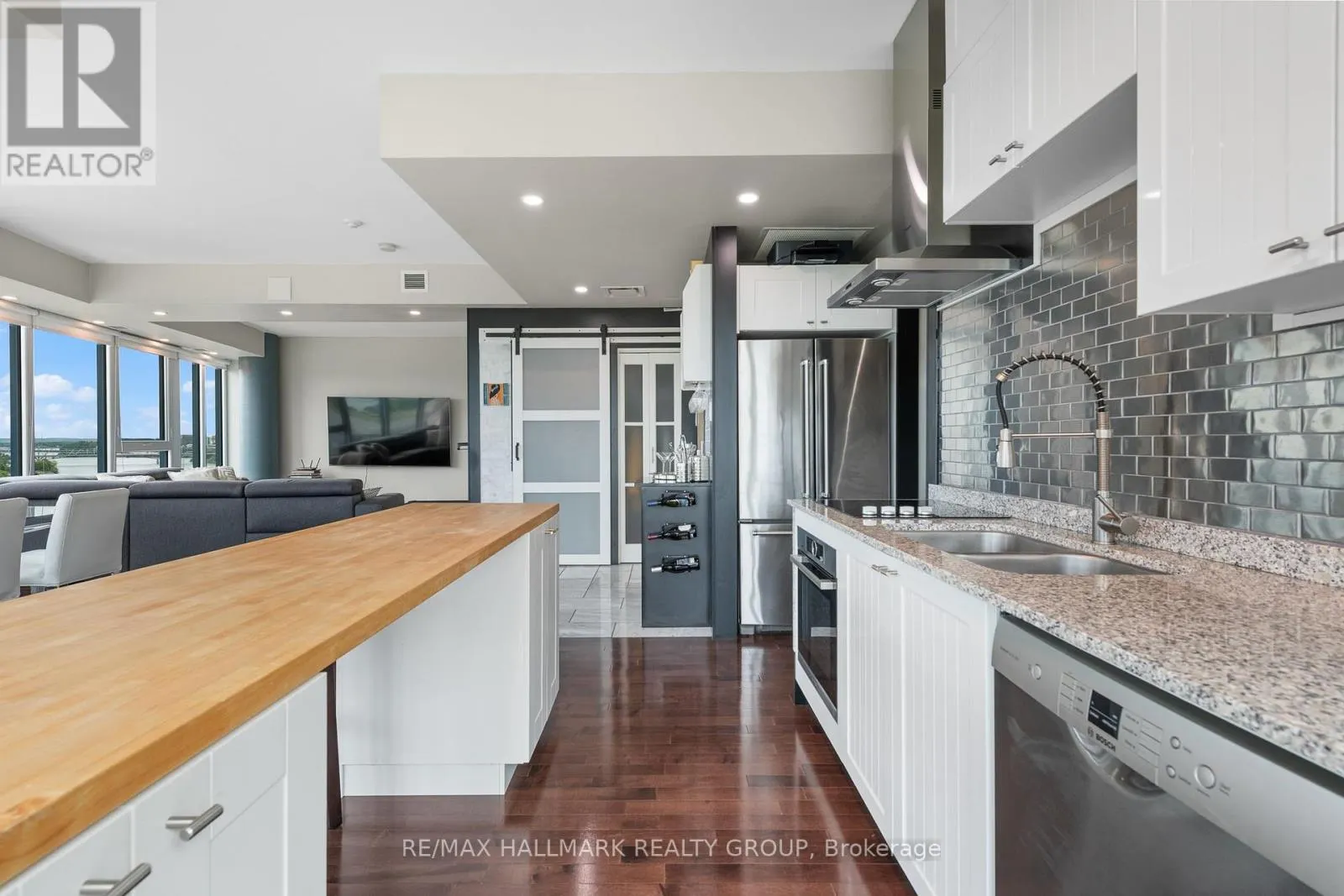 1103 - 200 LETT STREET