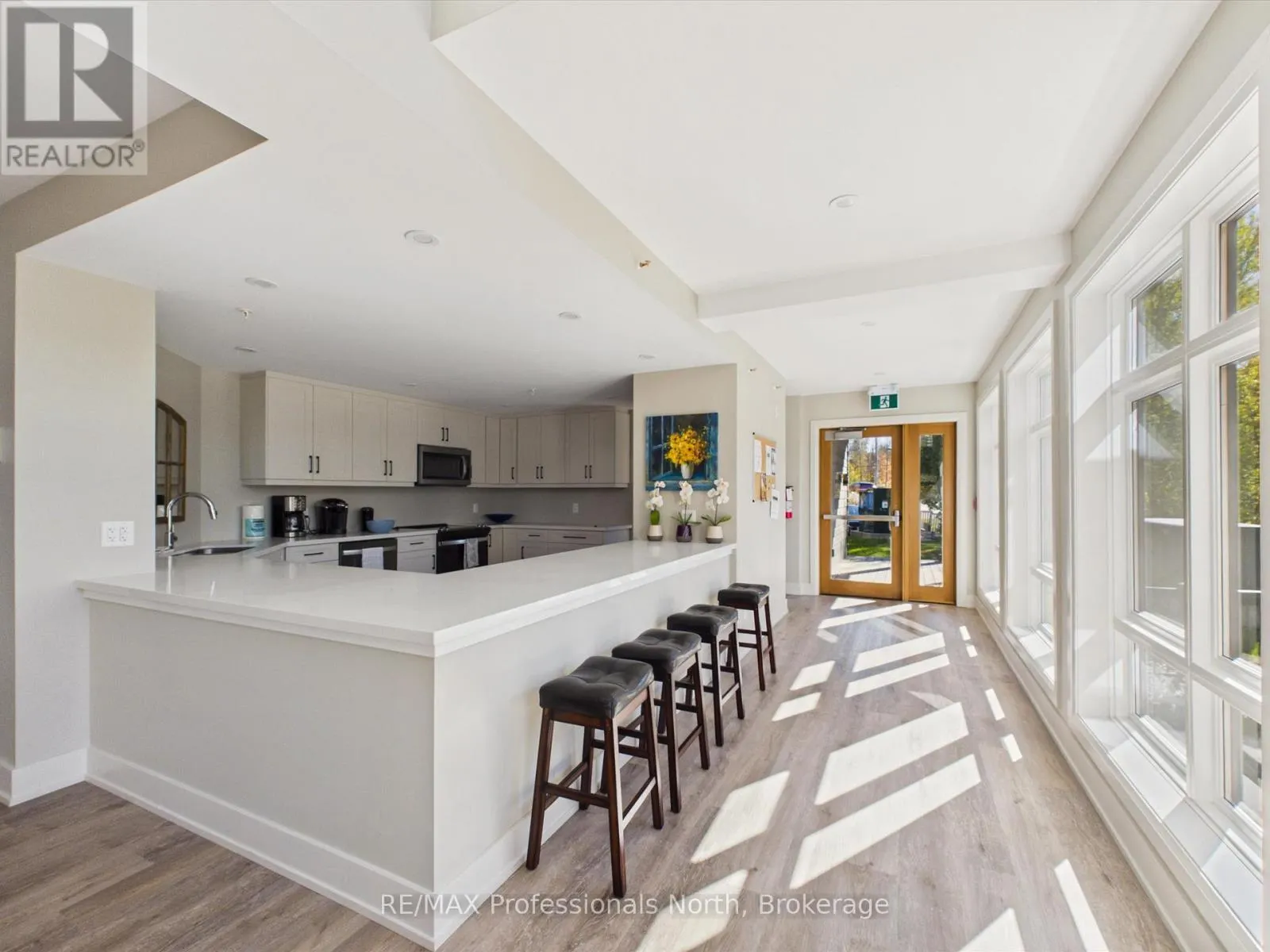 402 - 200 ANGLO STREET #402