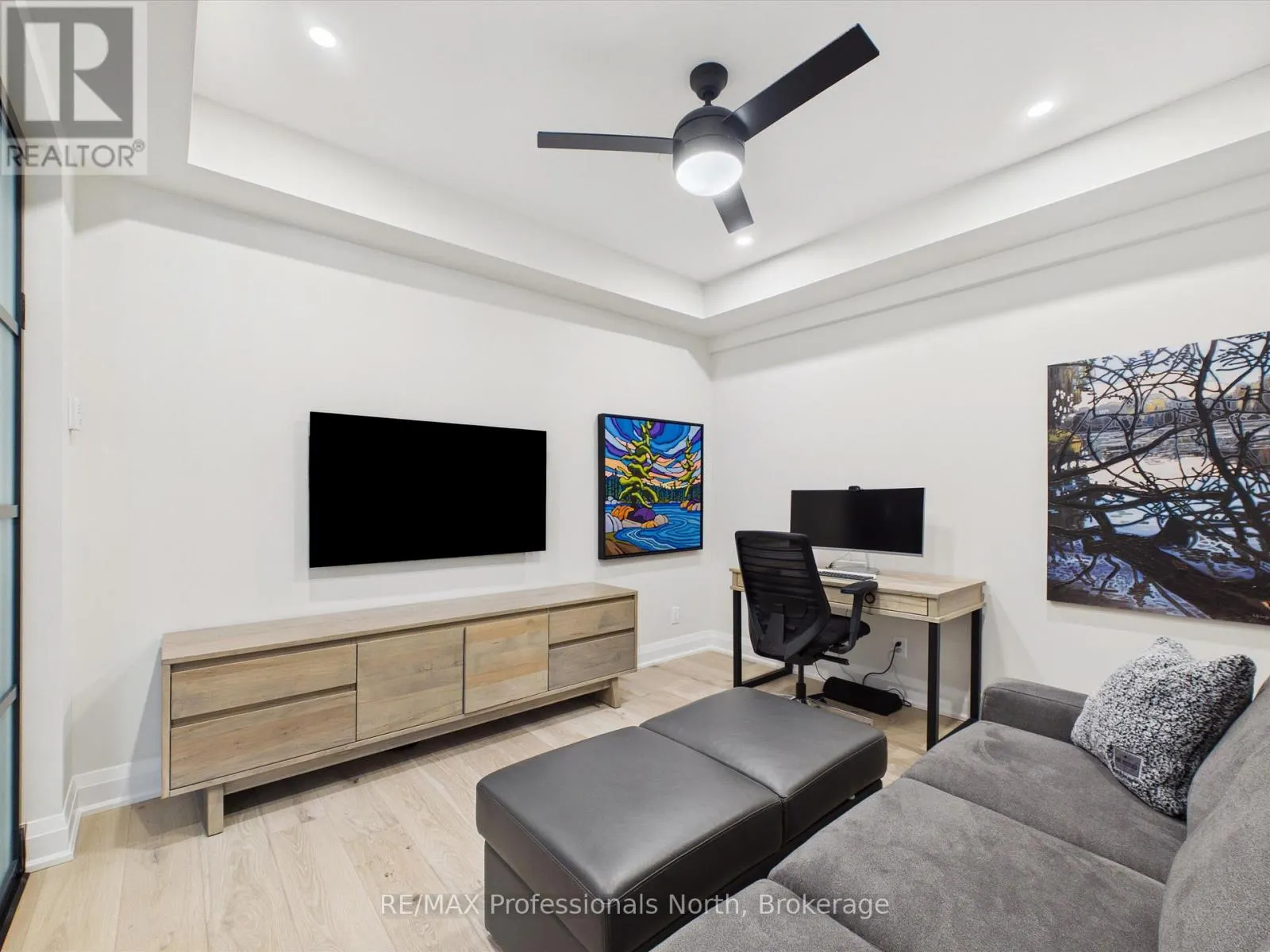 402 - 200 ANGLO STREET #402