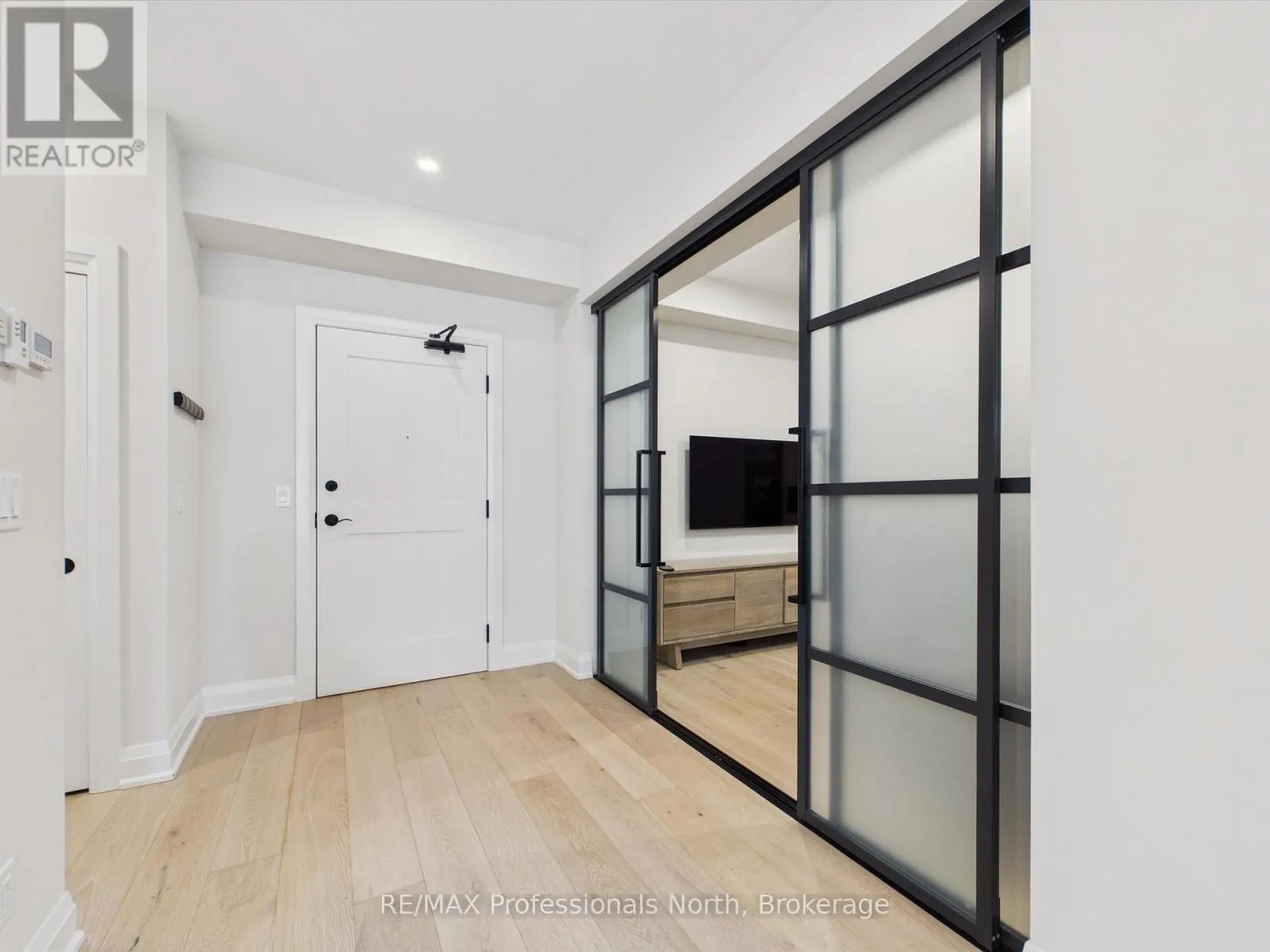 402 - 200 ANGLO STREET #402