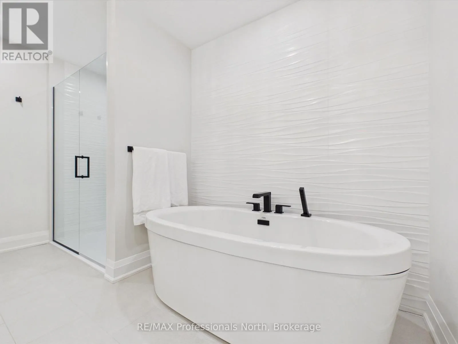 402 - 200 ANGLO STREET #402