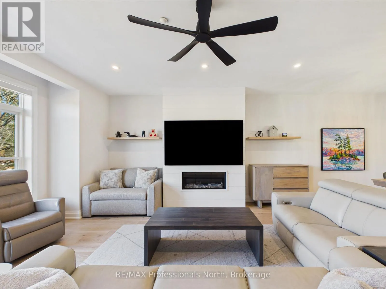 402 - 200 ANGLO STREET #402