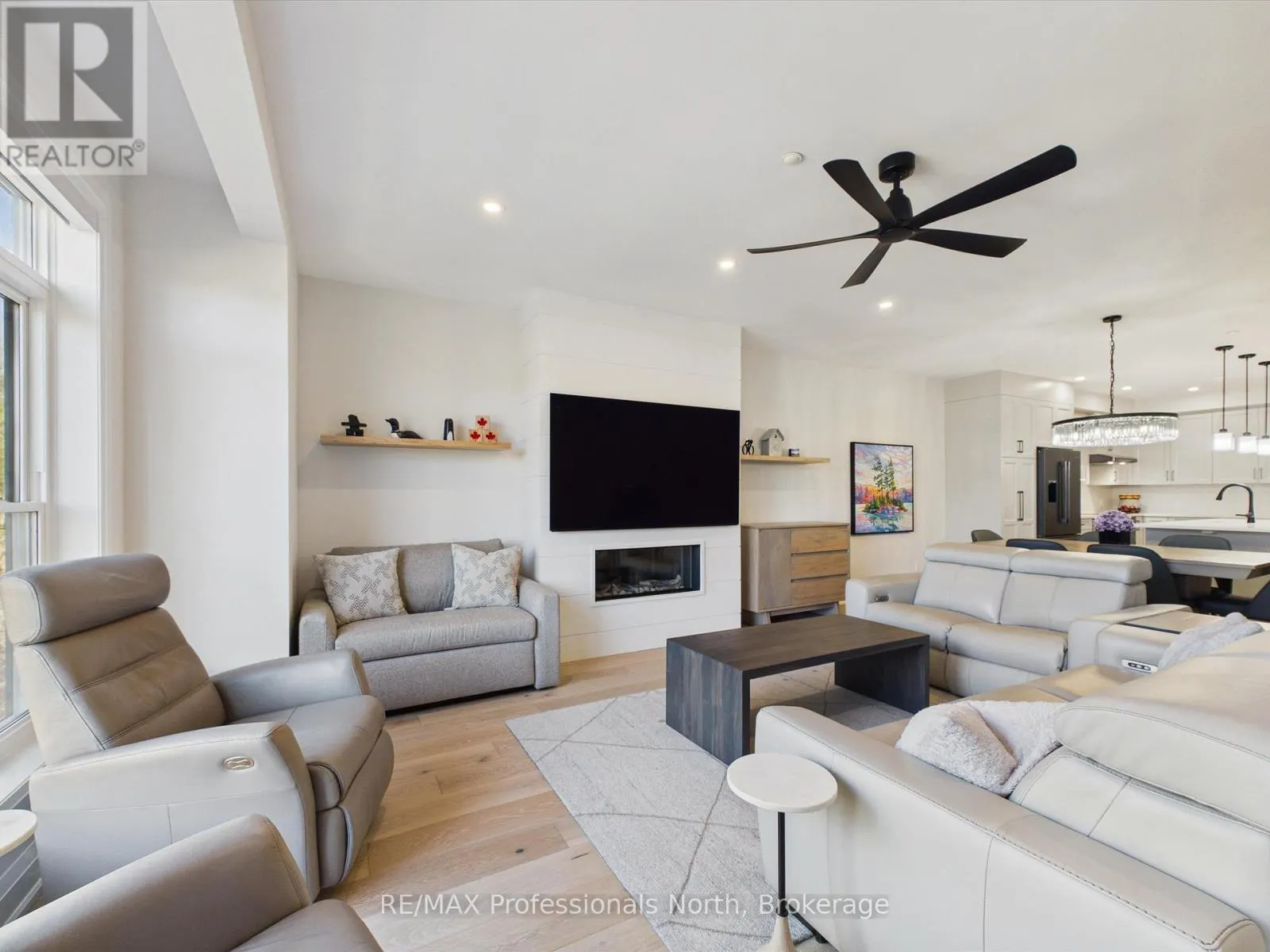 402 - 200 ANGLO STREET #402