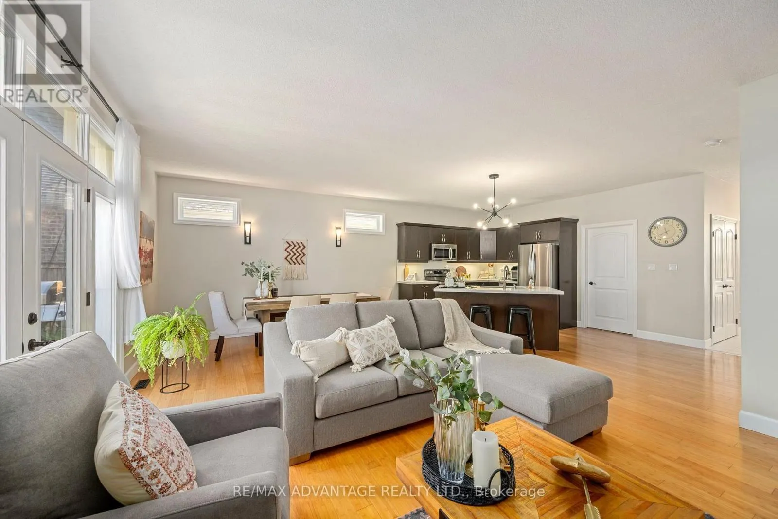 290 WALNUT STREET