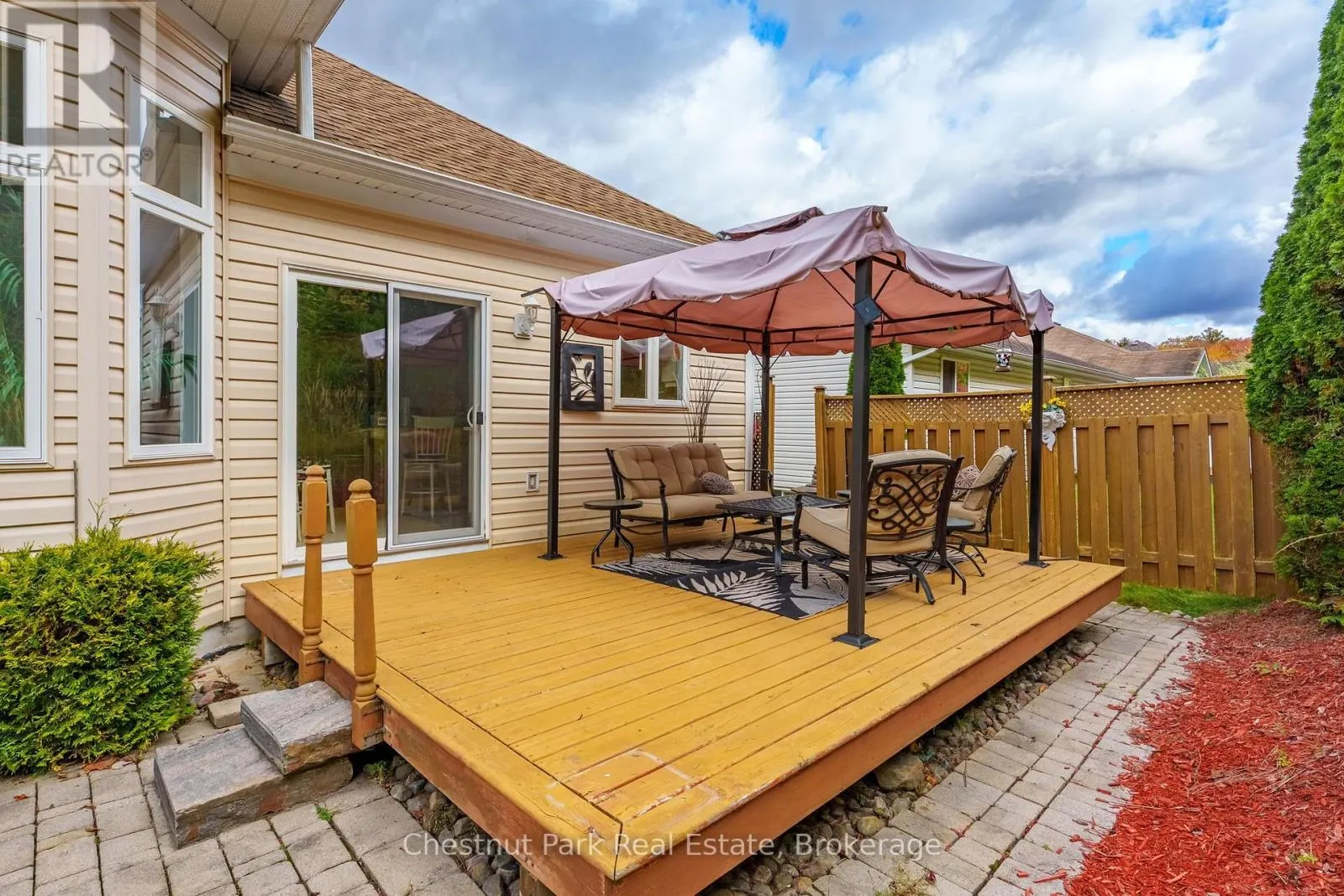 27 KENDRA CRESCENT