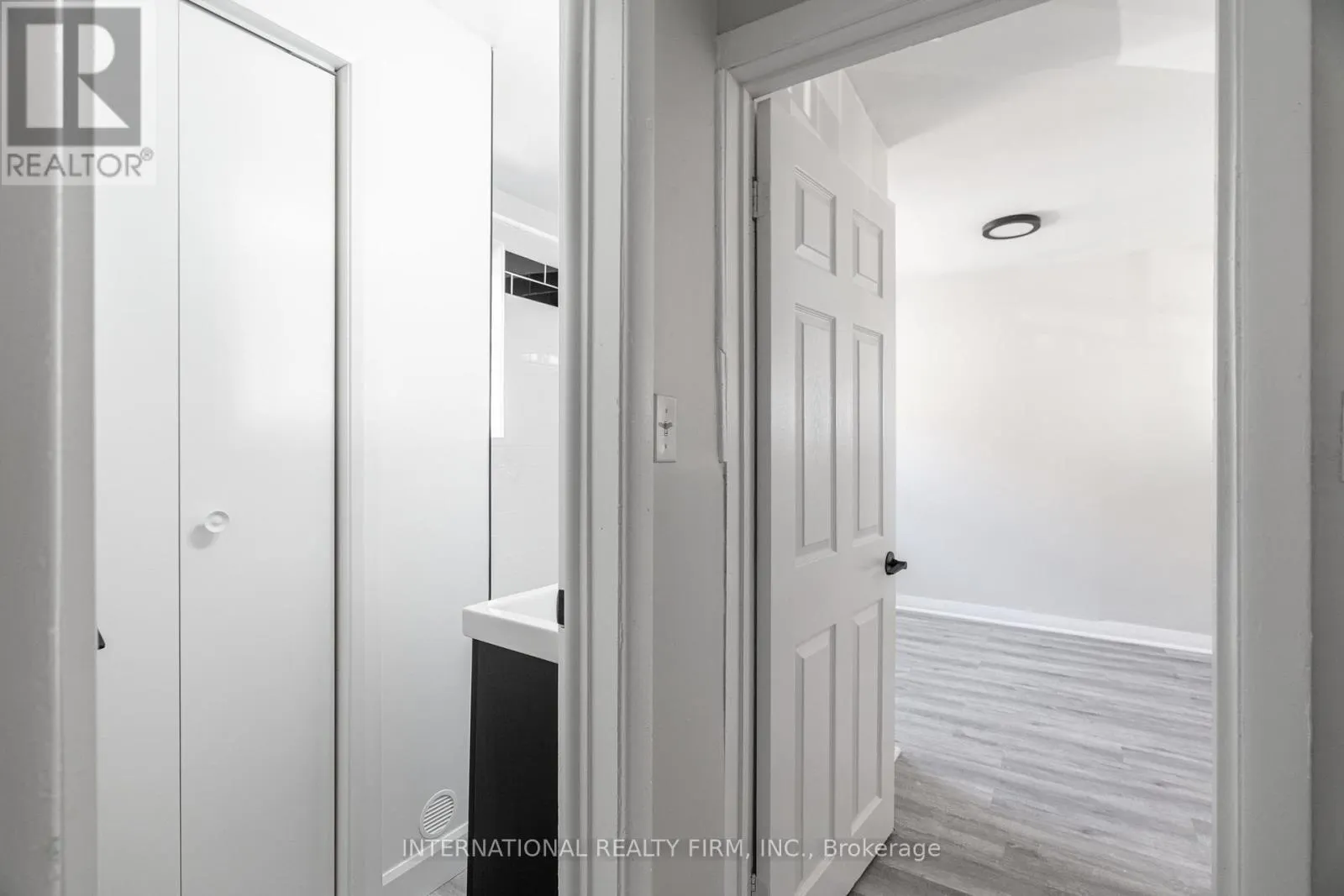 5 - 229 HAMILTON ROAD