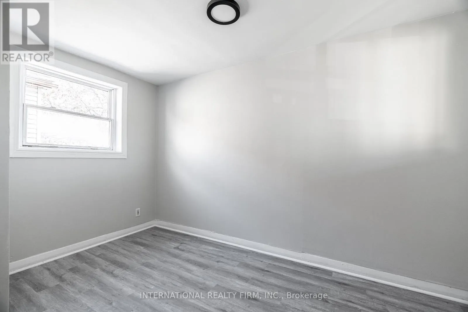 5 - 229 HAMILTON ROAD