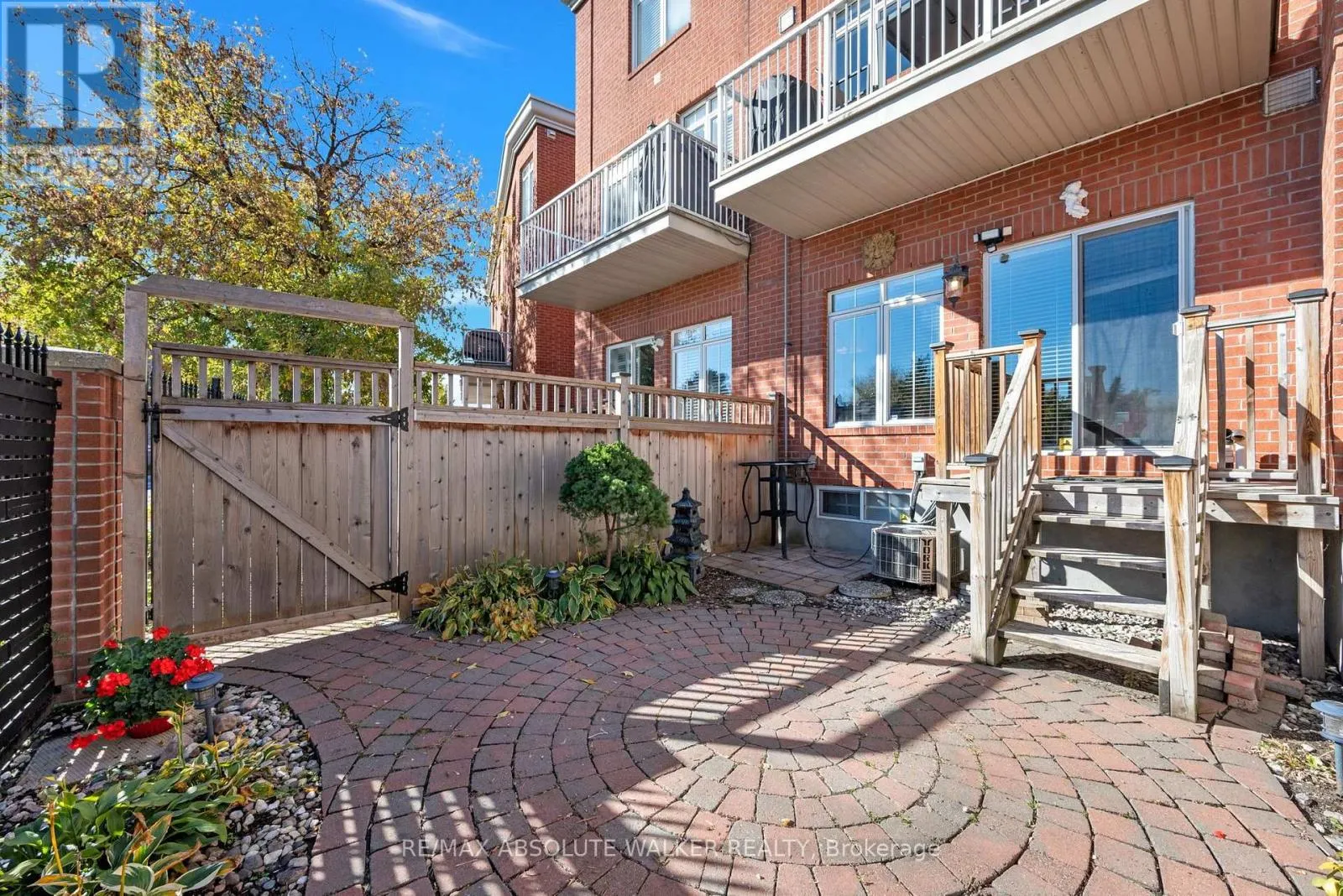 38 KINGS LANDING PRIVATE