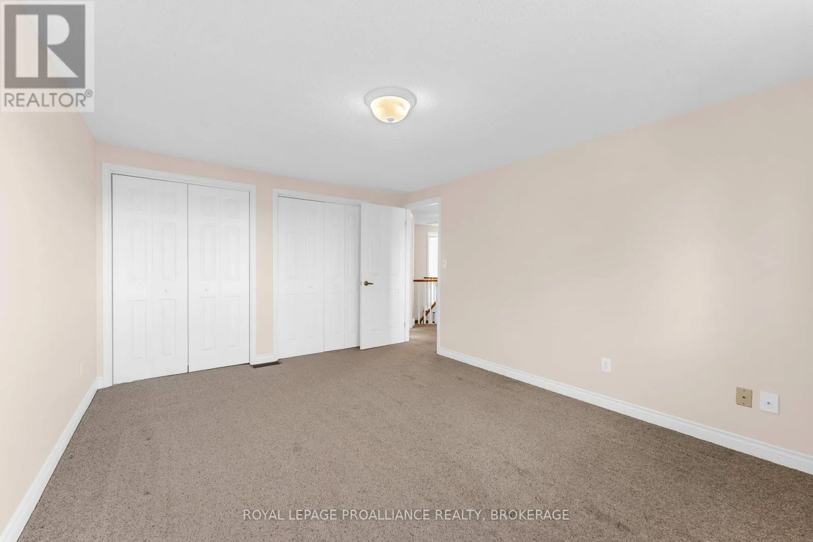 702 PARKSIDE CRESCENT