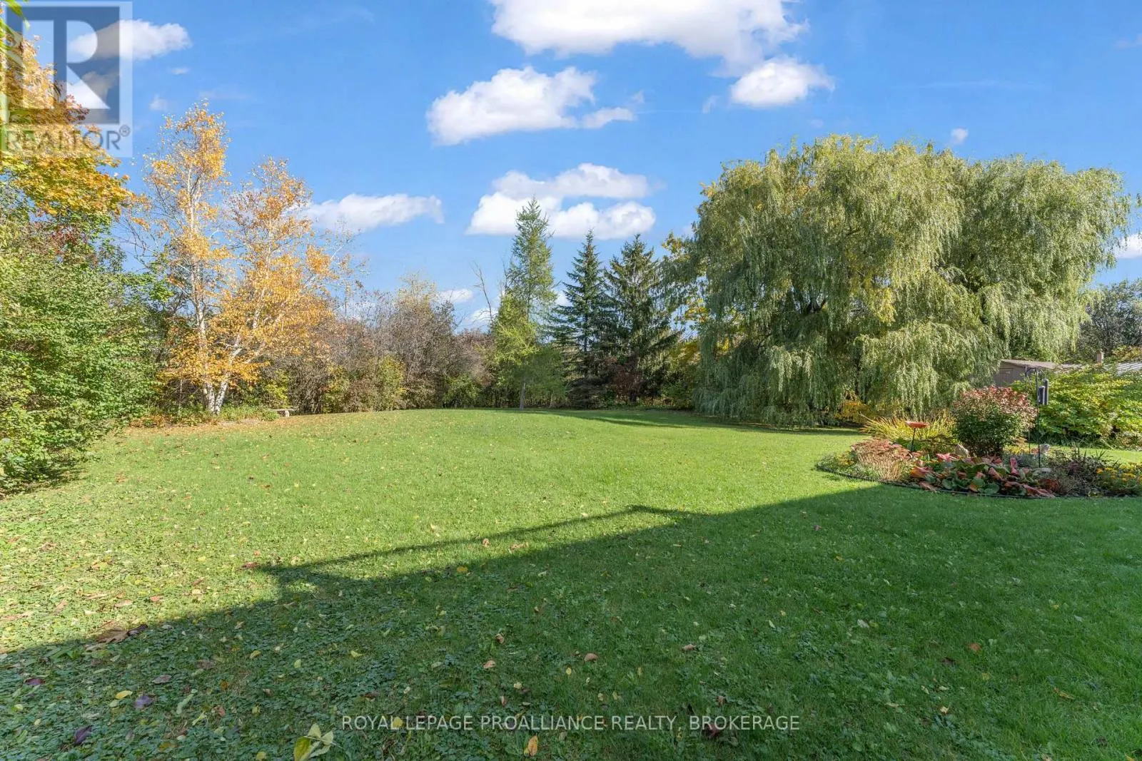 702 PARKSIDE CRESCENT