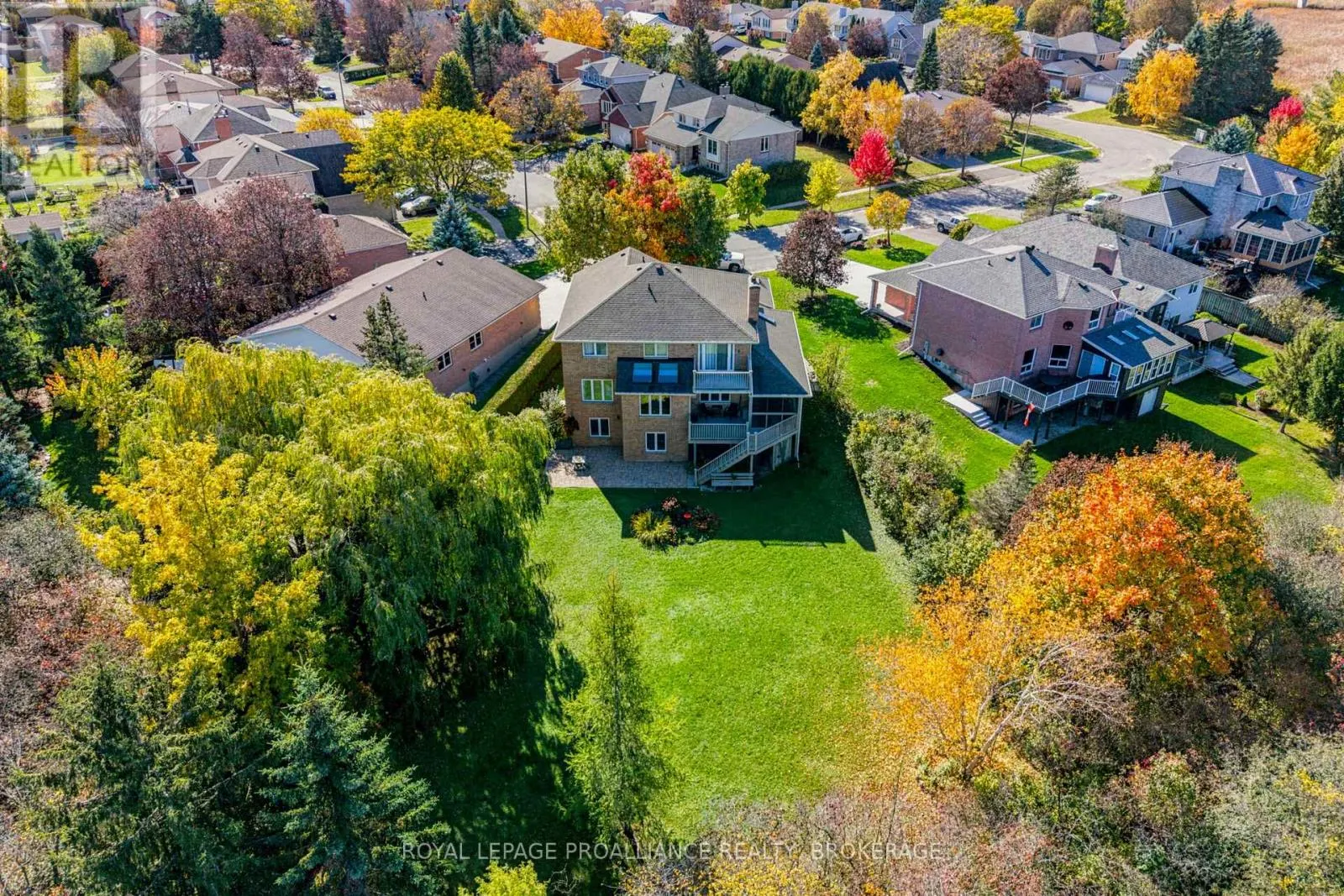 702 PARKSIDE CRESCENT