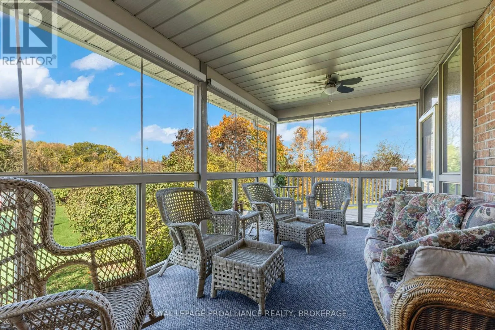 702 PARKSIDE CRESCENT
