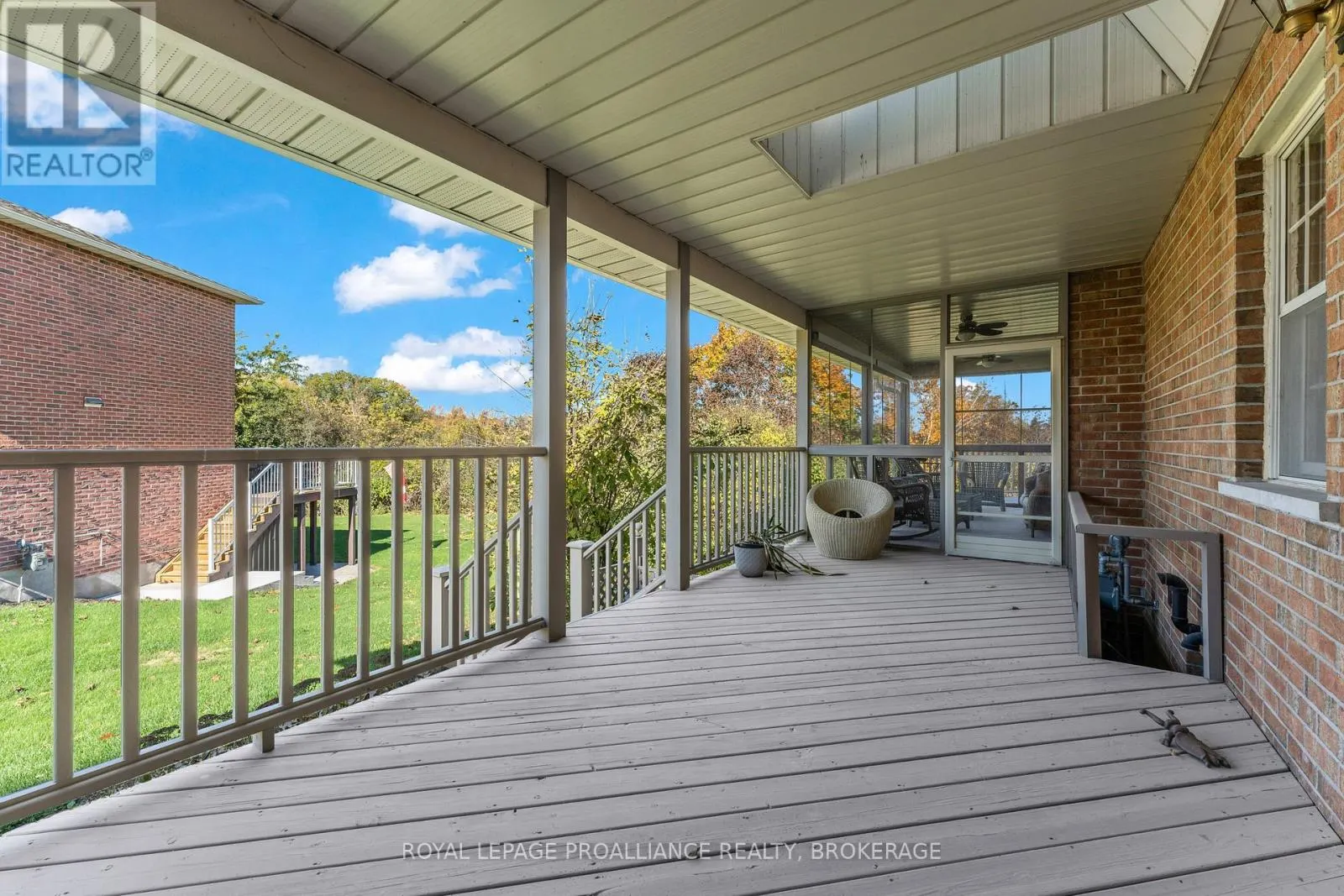 702 PARKSIDE CRESCENT