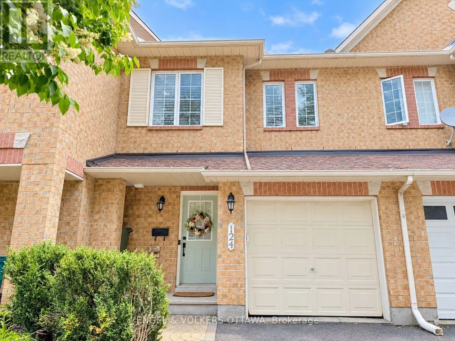124 LANDOVER CRESCENT