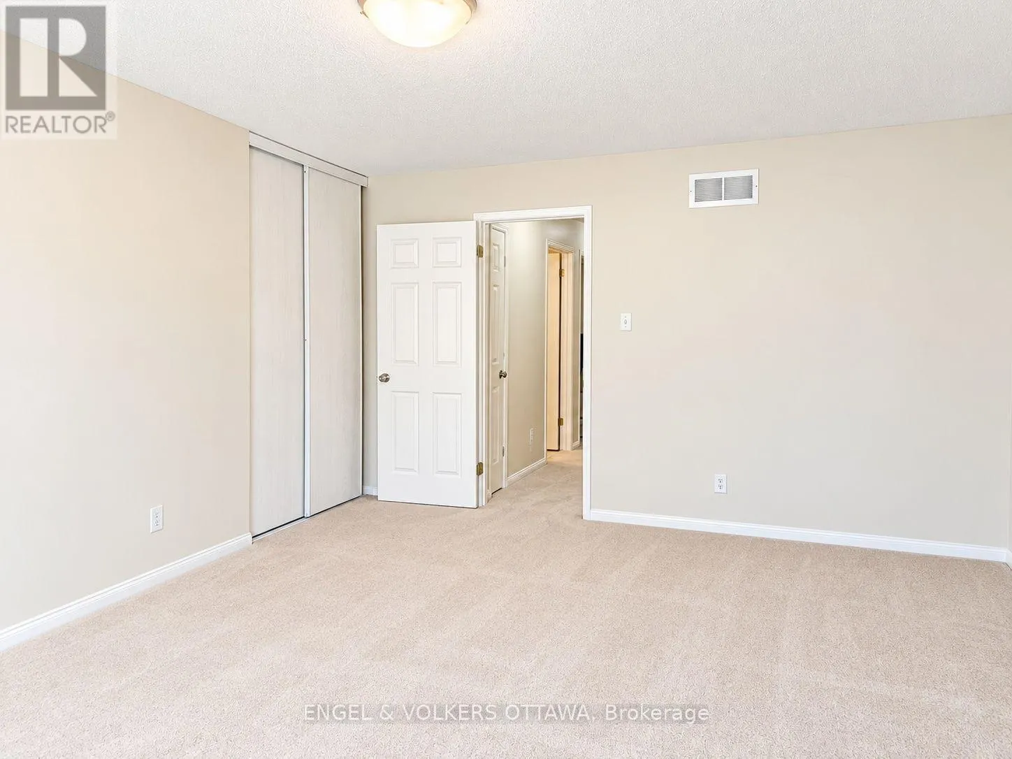 124 LANDOVER CRESCENT