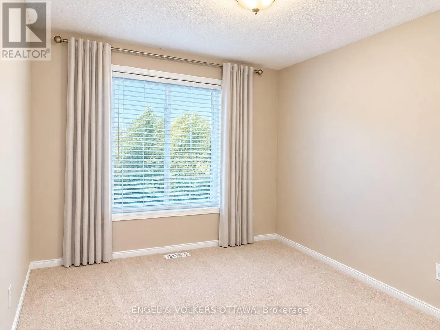 124 LANDOVER CRESCENT