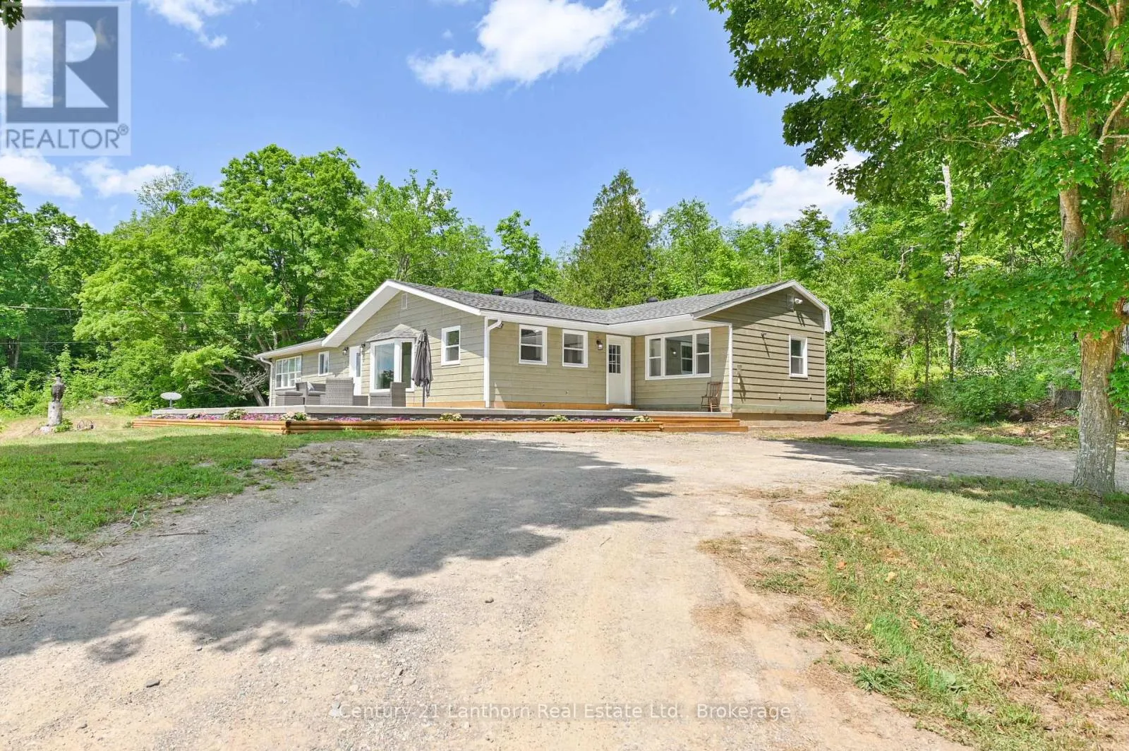 932 HUNT CLUB ROAD
