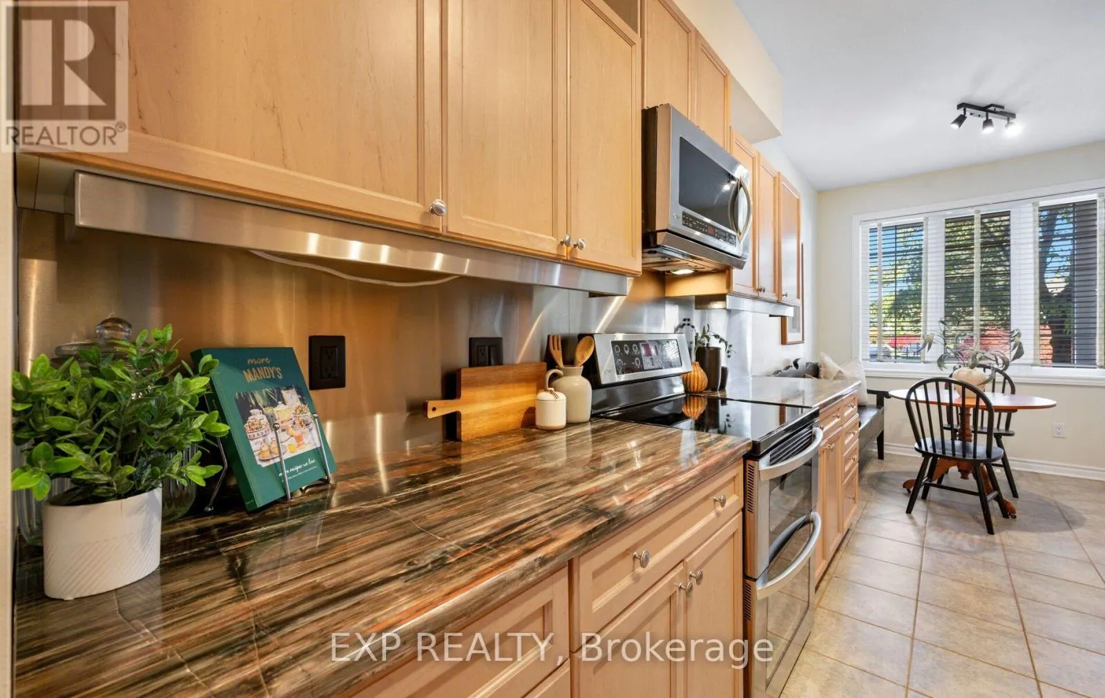 127 - 110 NAPIER STREET W