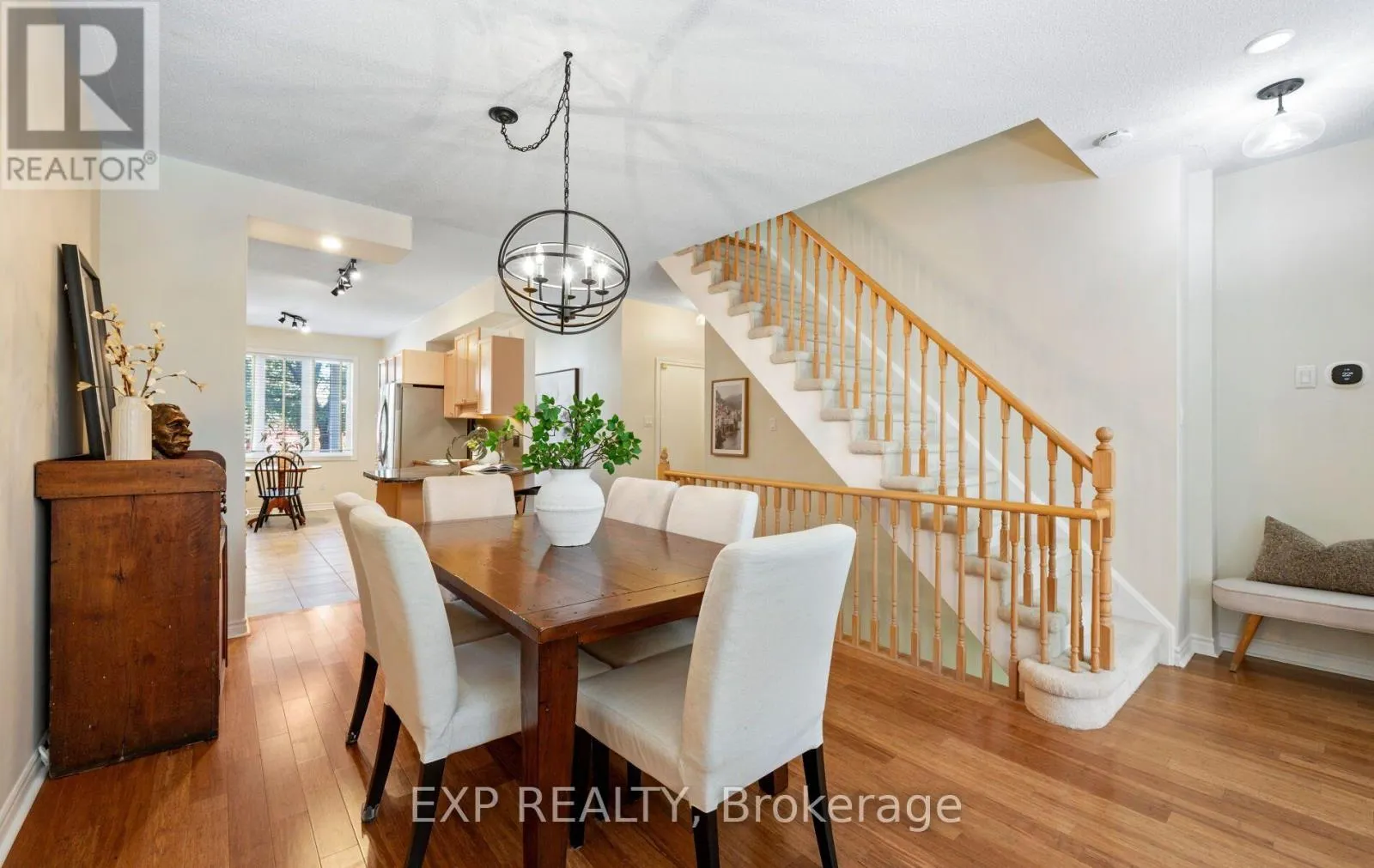 127 - 110 NAPIER STREET W