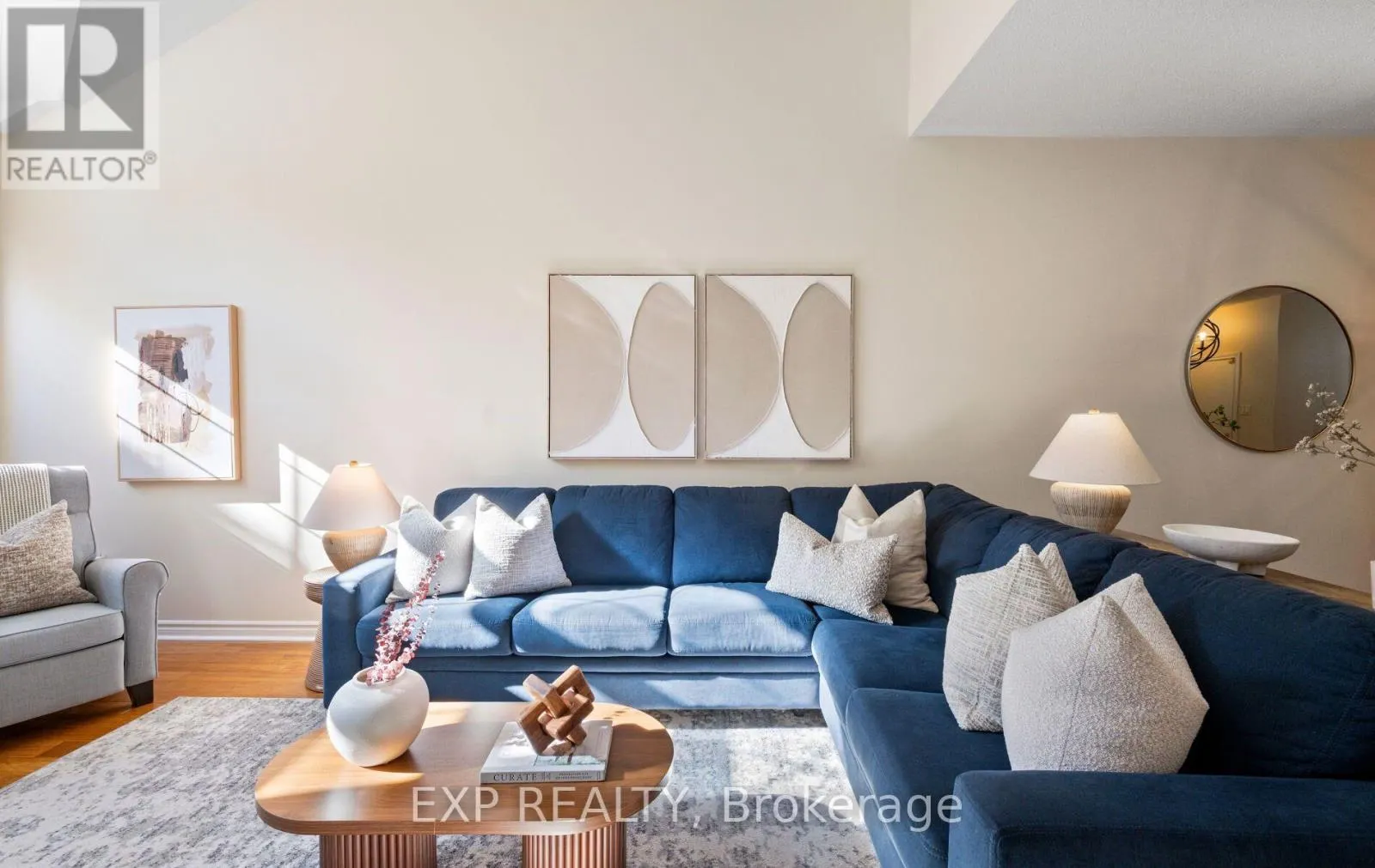 127 - 110 NAPIER STREET W