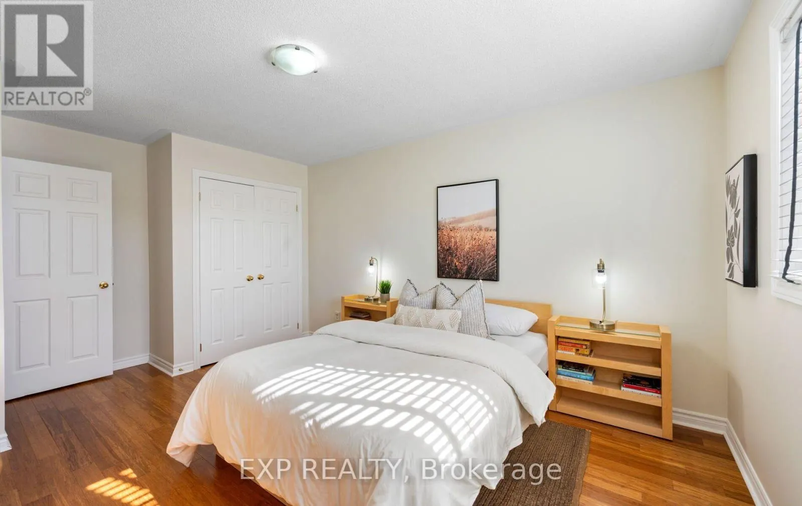 127 - 110 NAPIER STREET W