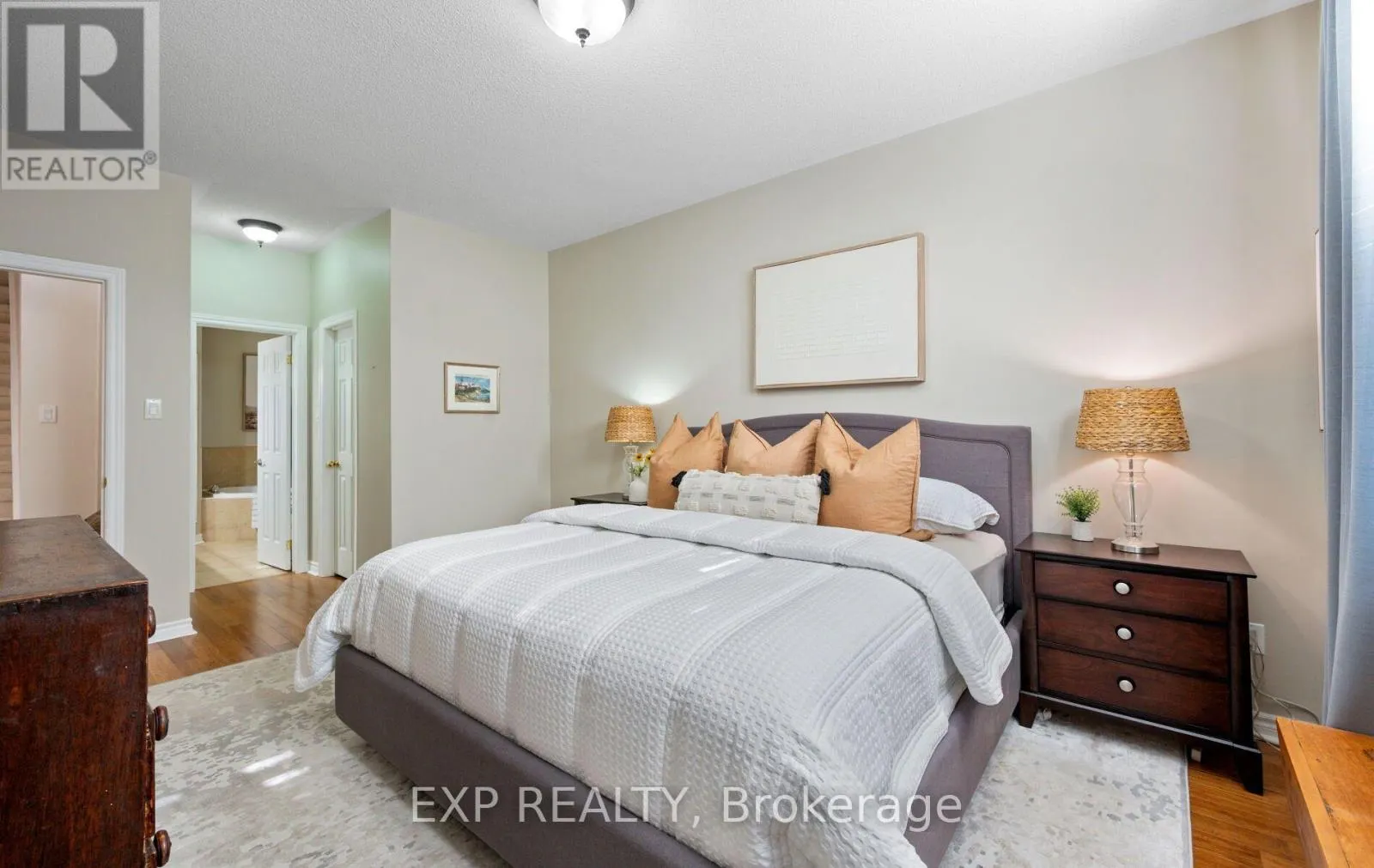 127 - 110 NAPIER STREET W