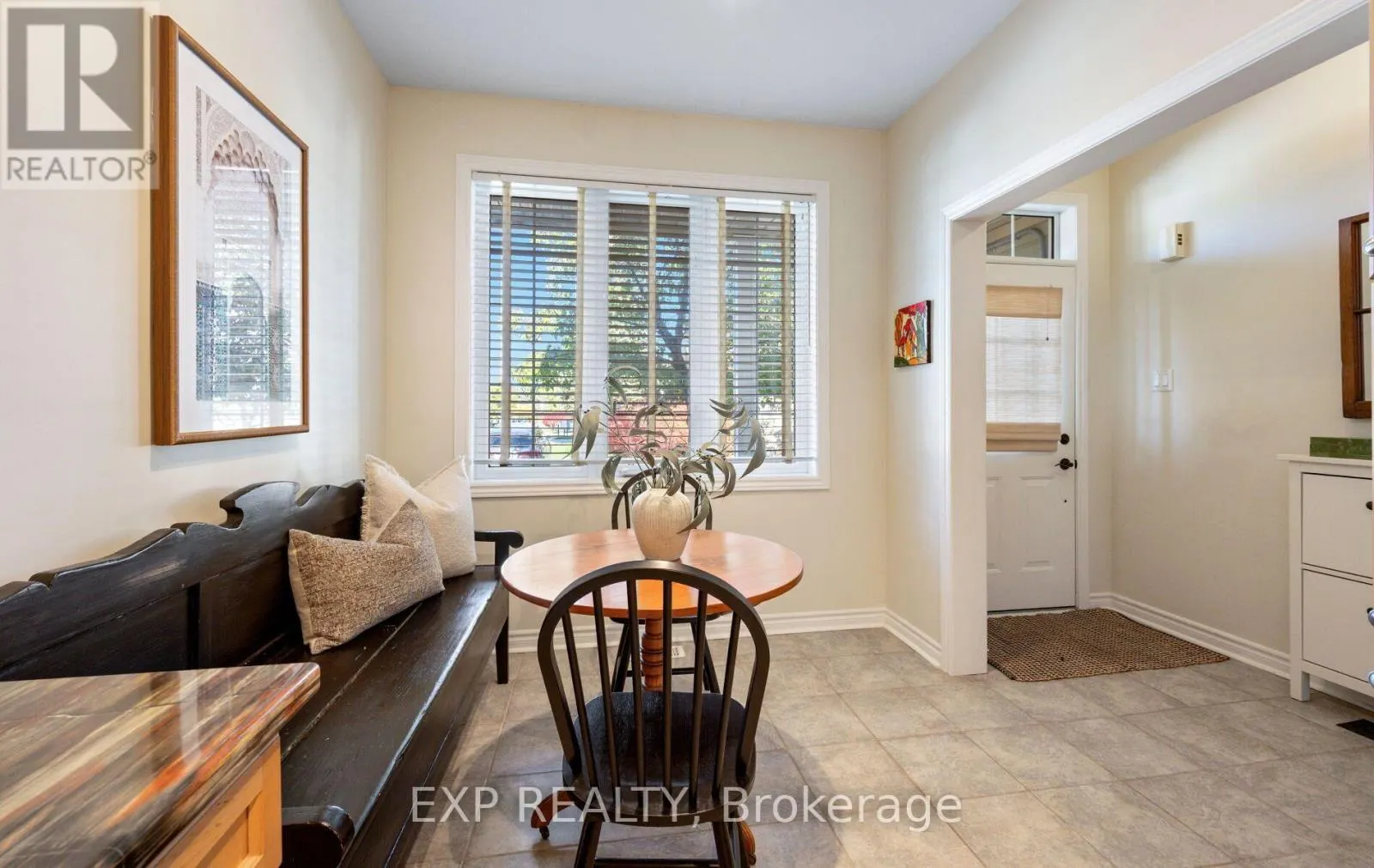 127 - 110 NAPIER STREET W