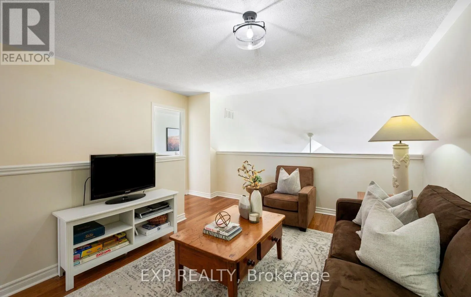 127 - 110 NAPIER STREET W