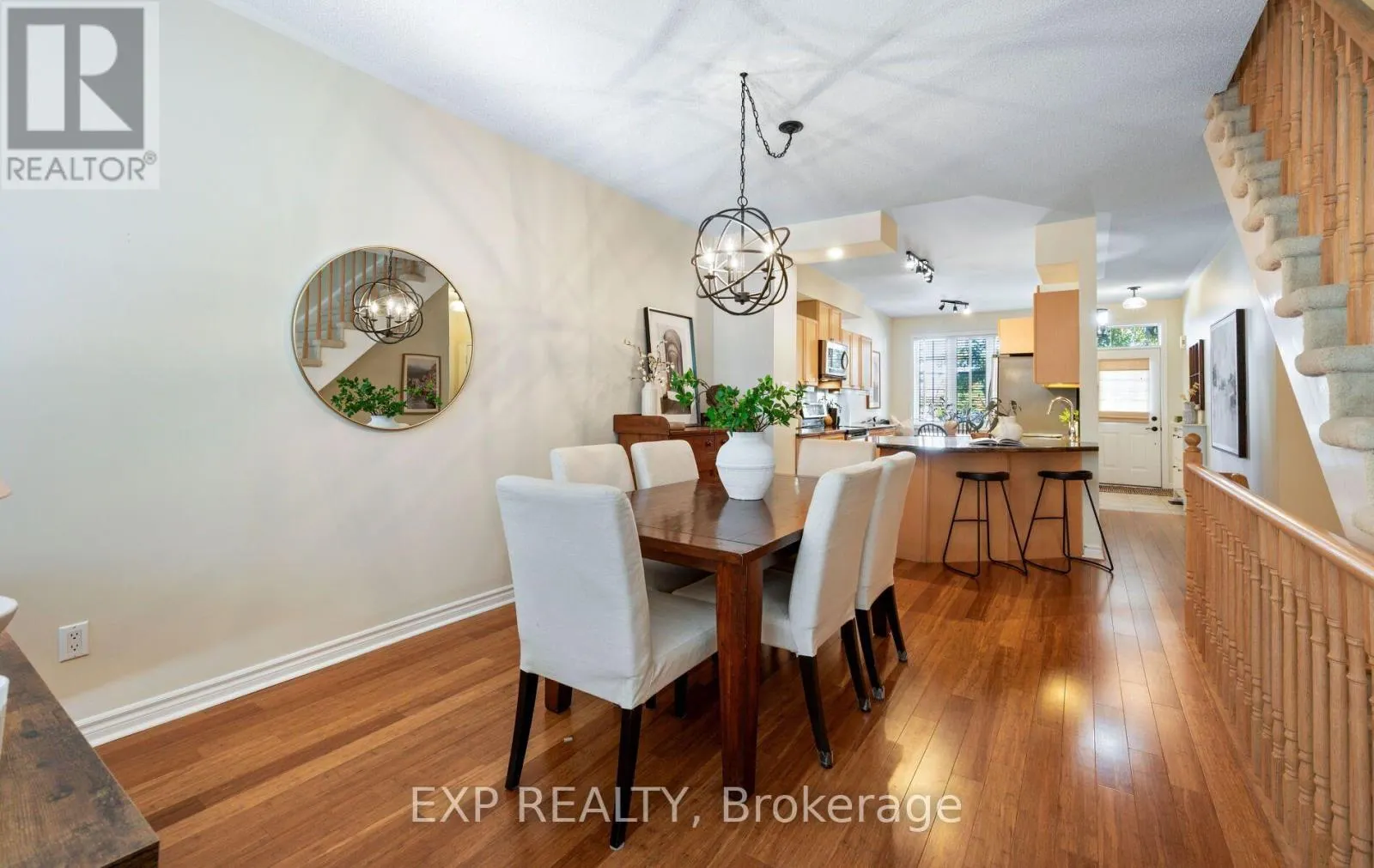127 - 110 NAPIER STREET W