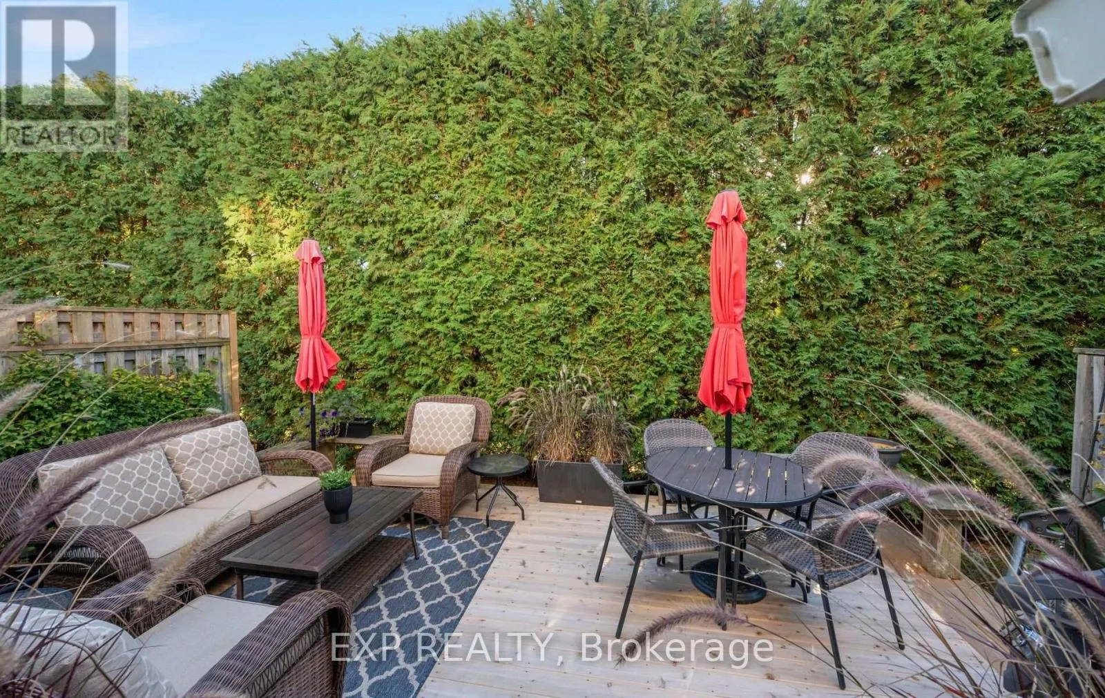 127 - 110 NAPIER STREET W