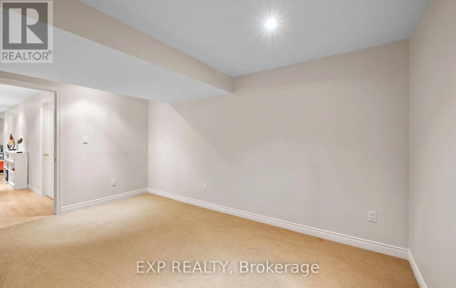 127 - 110 NAPIER STREET W
