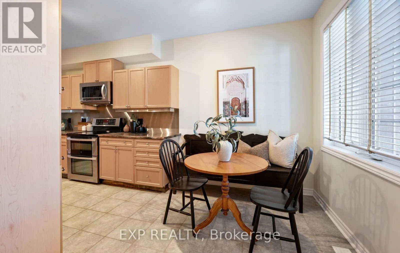 127 - 110 NAPIER STREET W
