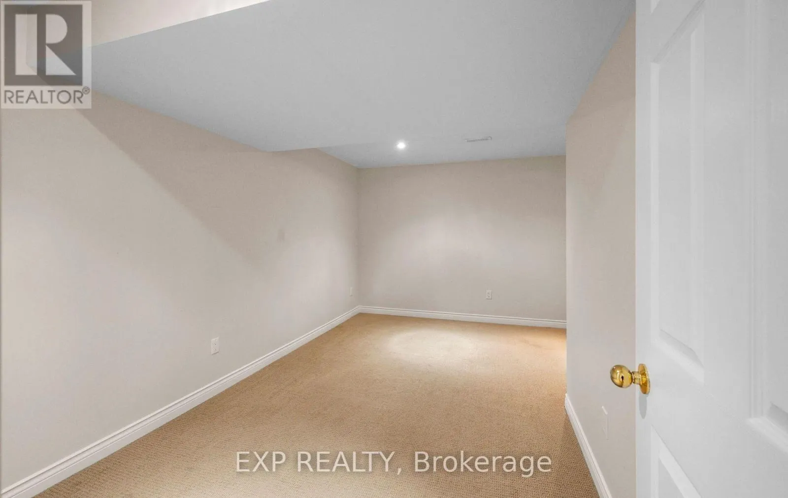 127 - 110 NAPIER STREET W