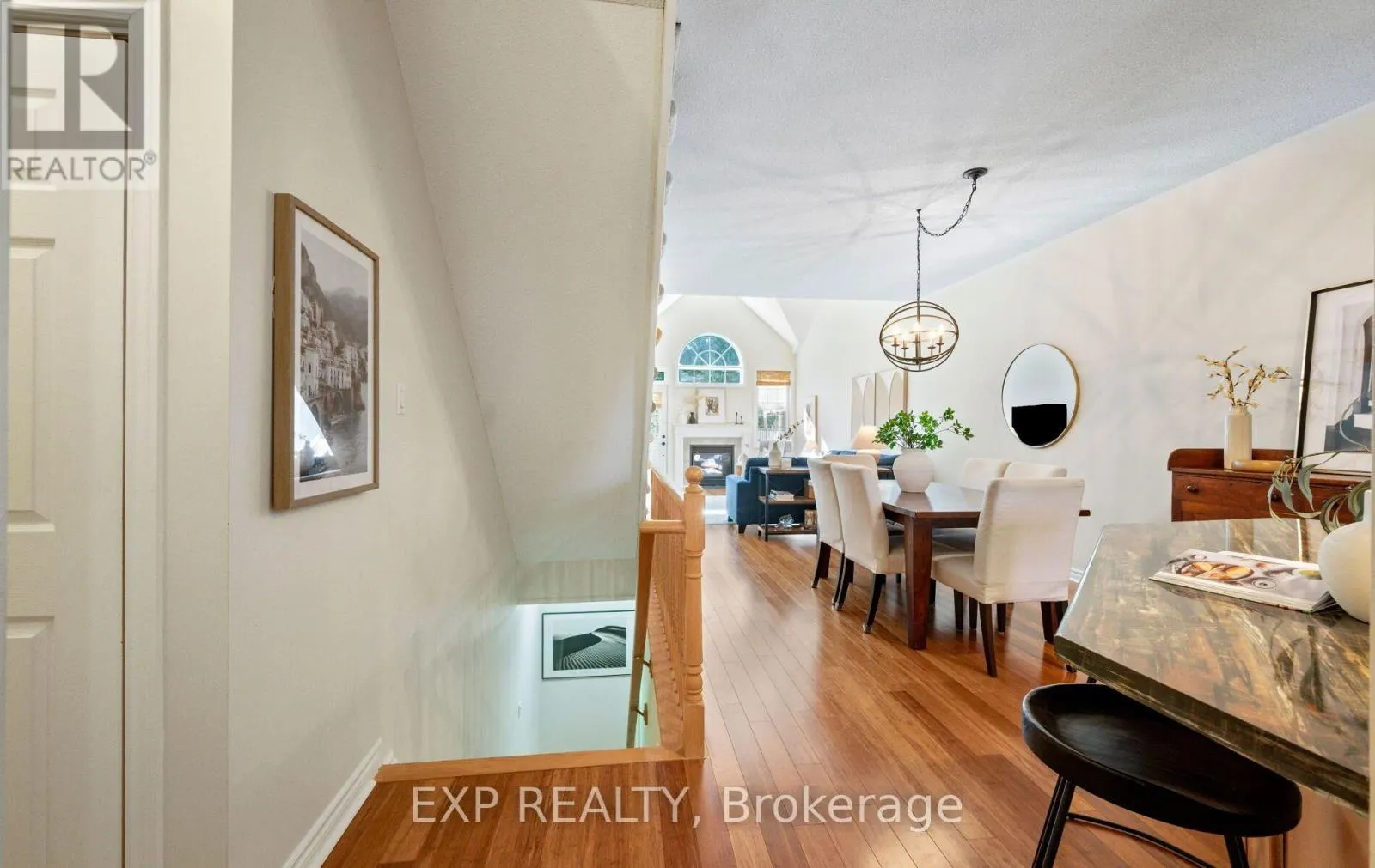 127 - 110 NAPIER STREET W