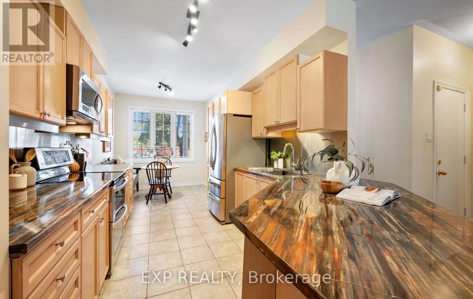 127 - 110 NAPIER STREET W