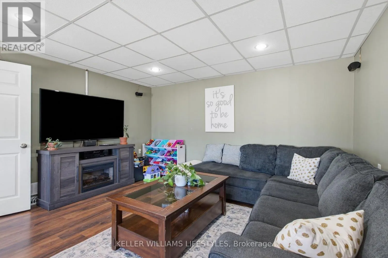 7512 FAIRVIEW ROAD