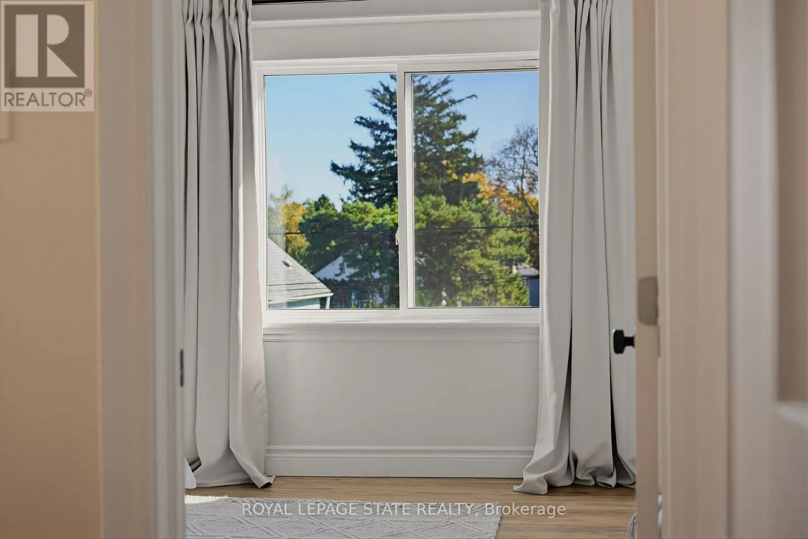 206 CRAIGROYSTON ROAD