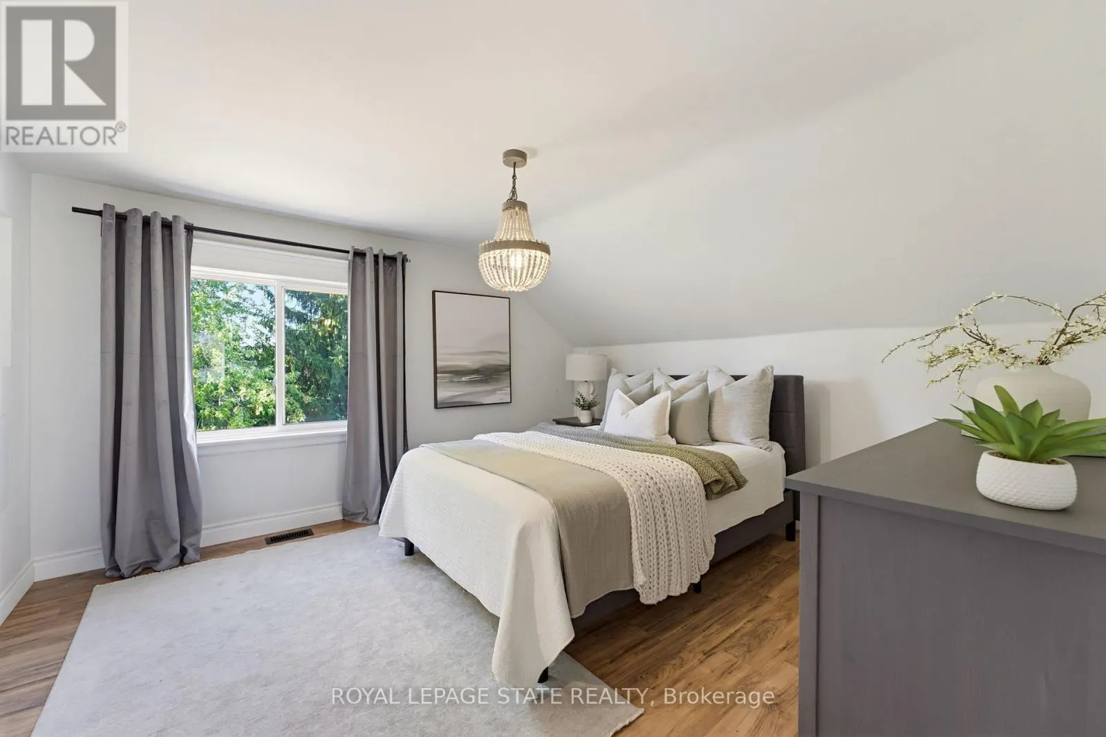 206 CRAIGROYSTON ROAD