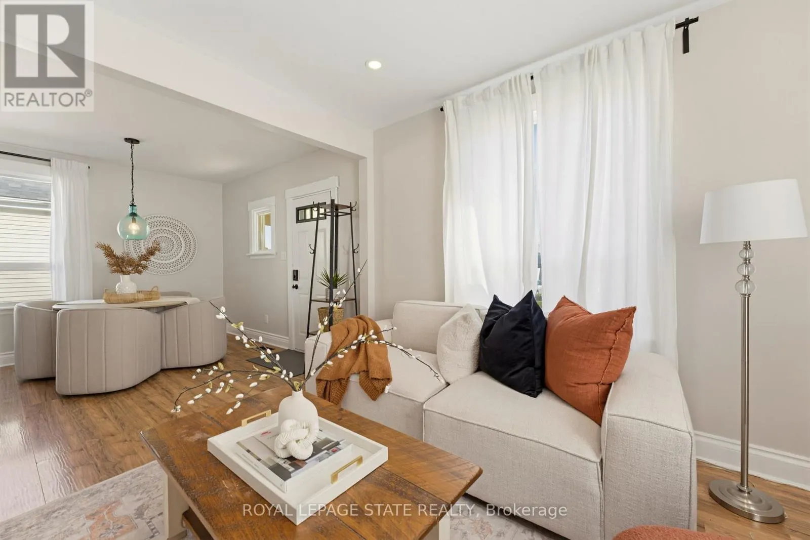 206 CRAIGROYSTON ROAD