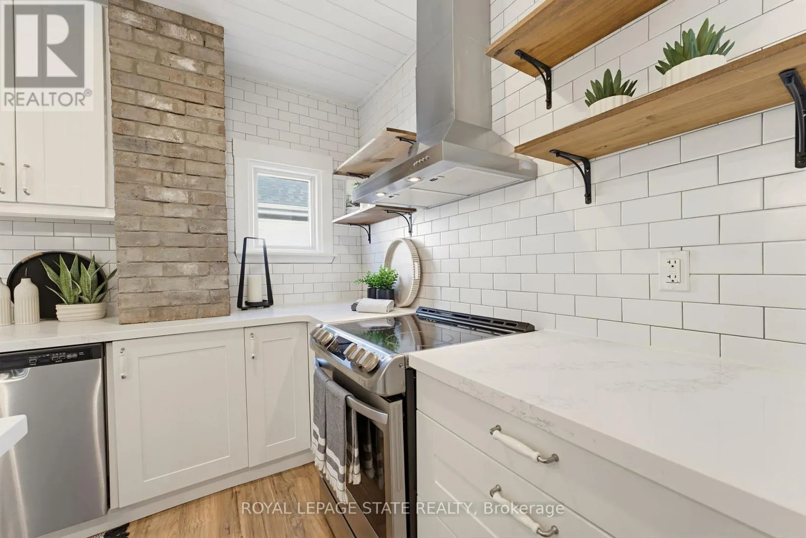 206 CRAIGROYSTON ROAD
