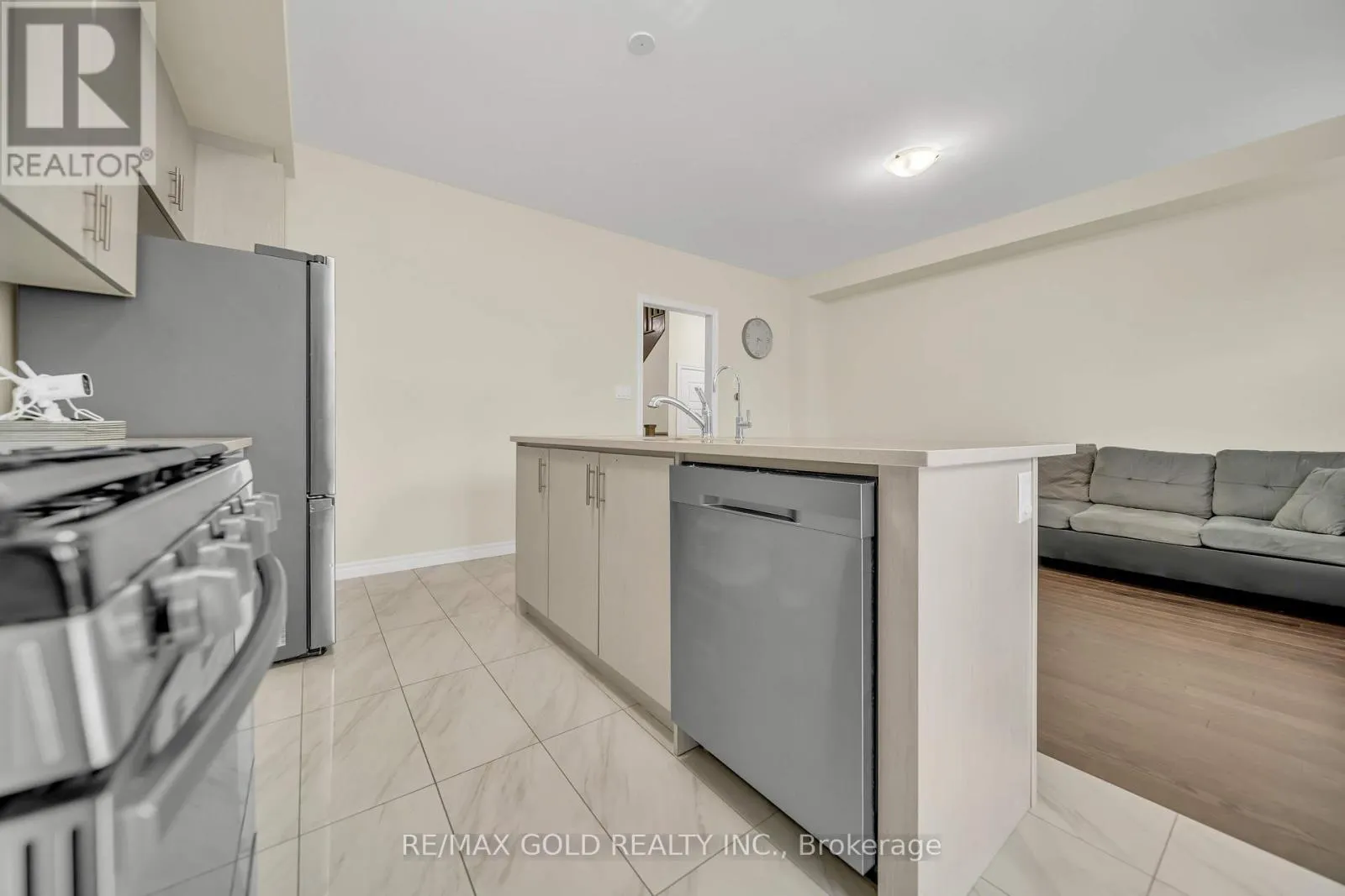 5 CAPTON STREET